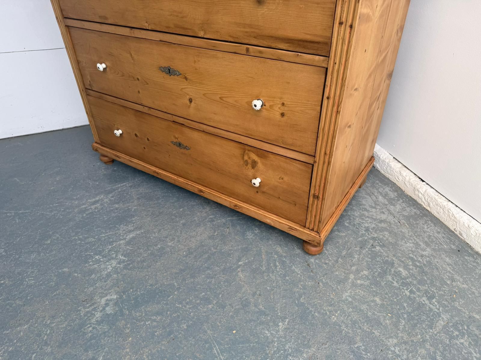 A Beautiful Victorian Pine Hungarian Waxed 3 Drawer Chest Of Drawers photo Furniture