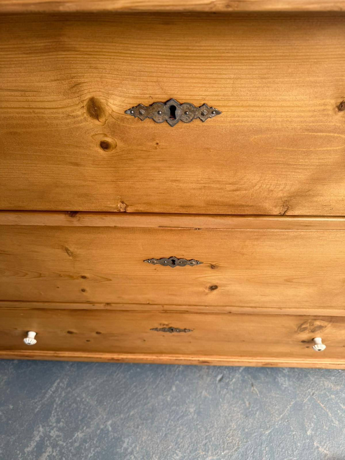 A Beautiful Victorian Pine Hungarian Waxed 3 Drawer Chest Of Drawers photo buy