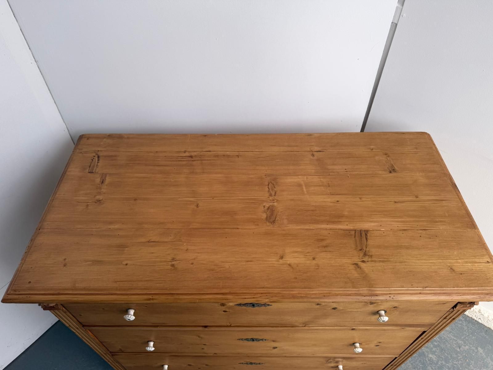 A Beautiful Victorian Pine Hungarian Waxed 3 Drawer Chest Of Drawers photo vintage