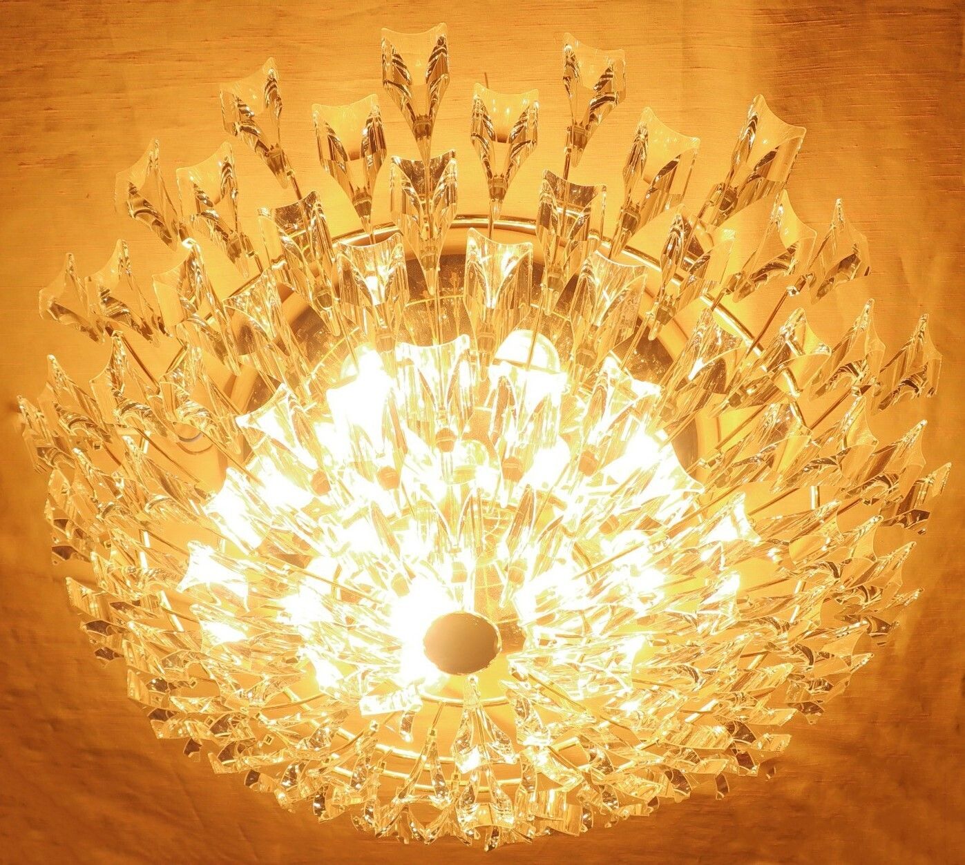 photo furniture Stilkronen Gold Plated Brass And Crystal Chandelier, Italy 1970s