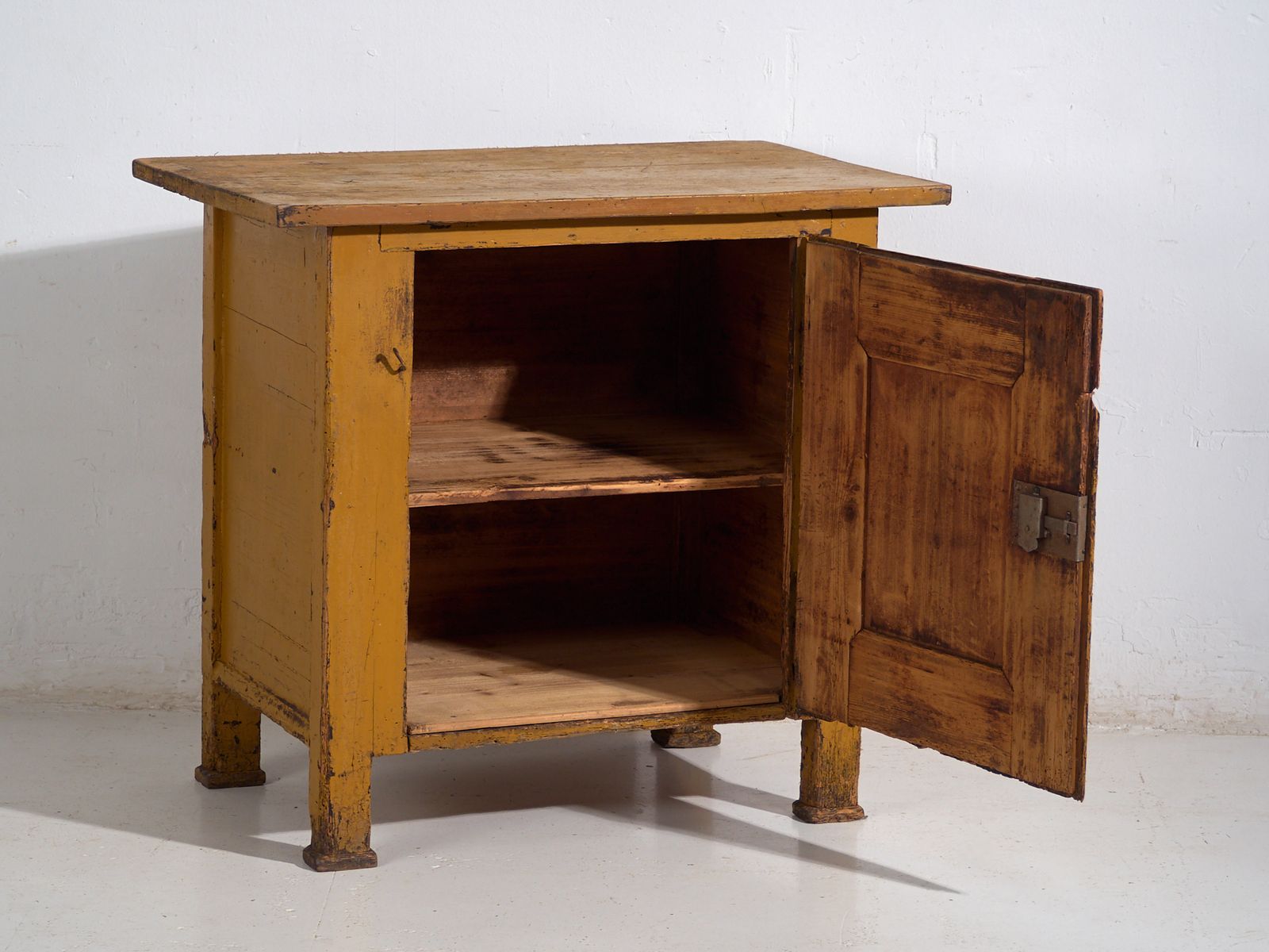 Small Chest Of Drawers In Pine – Central Europe, Circa 1890 photo Furniture
