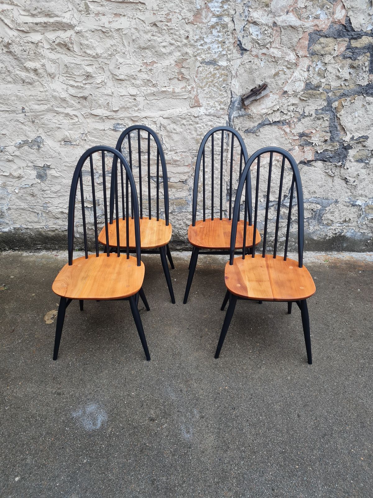 Set Of 4 Ercol Hoop Back 365 Windsor Dining Chairs In Black And Elm photo furniture