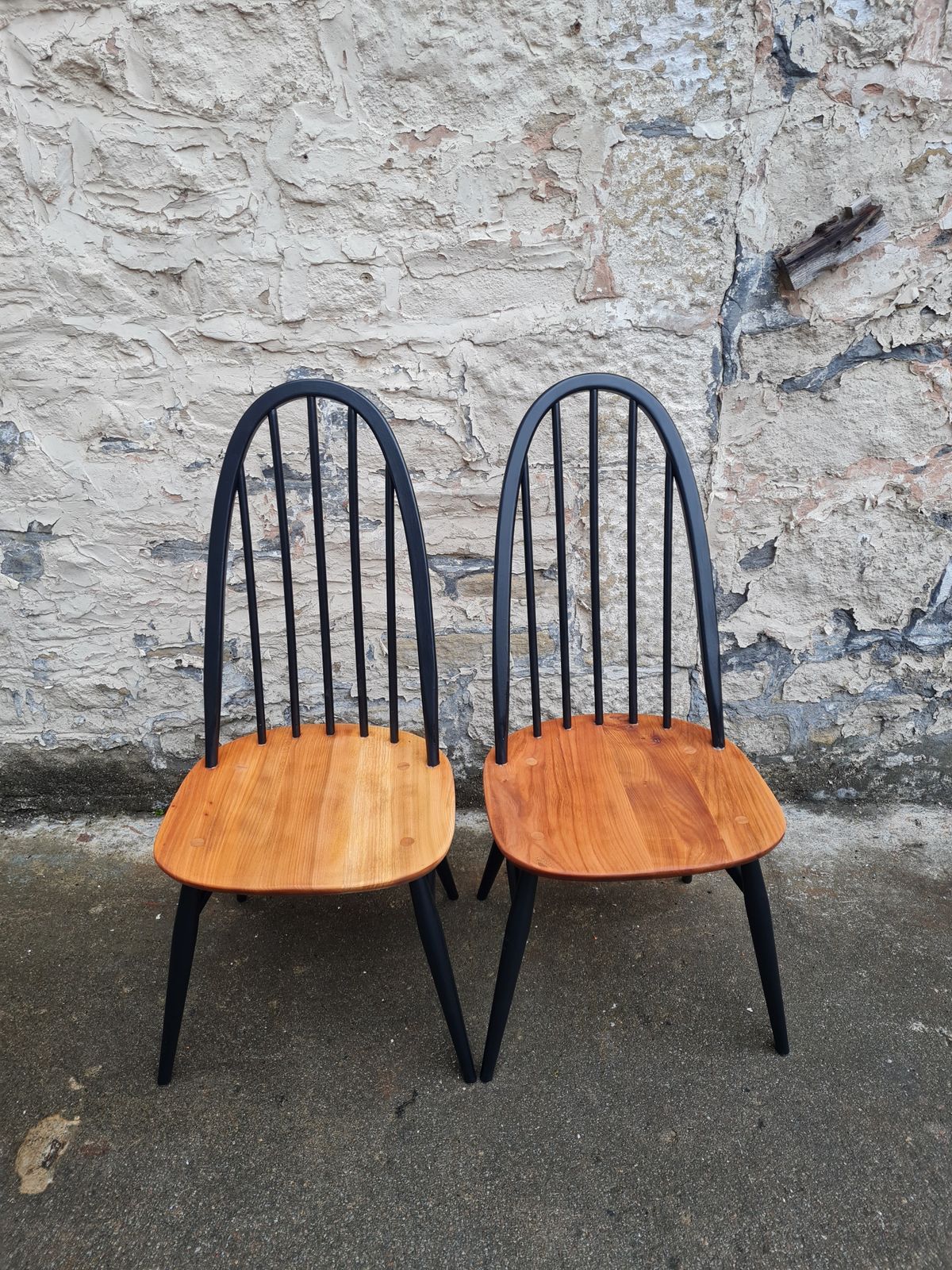 photo buy Set Of 4 Ercol Hoop Back 365 Windsor Dining Chairs In Black And Elm