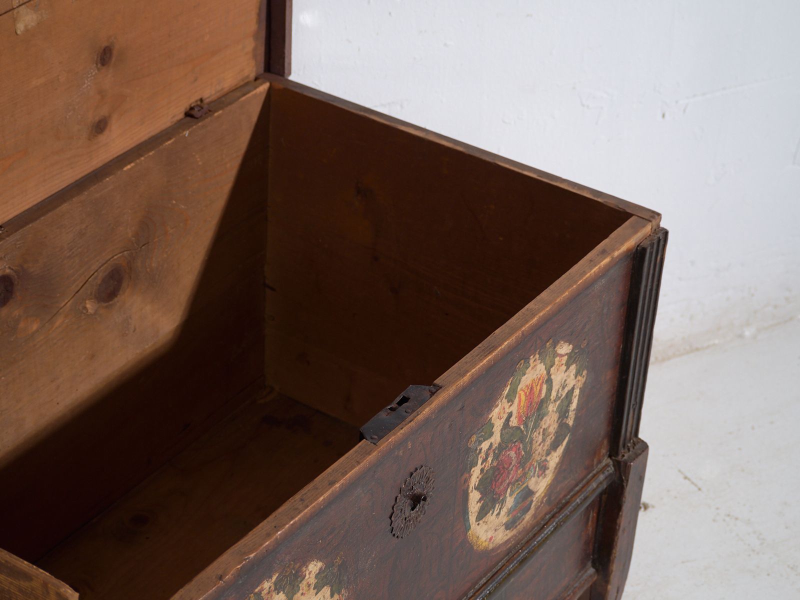 Antique Central European Polychrome Pine Dowry Chest With Floral Cartouches – Tyrol, Circa 1890 photo 1972.0