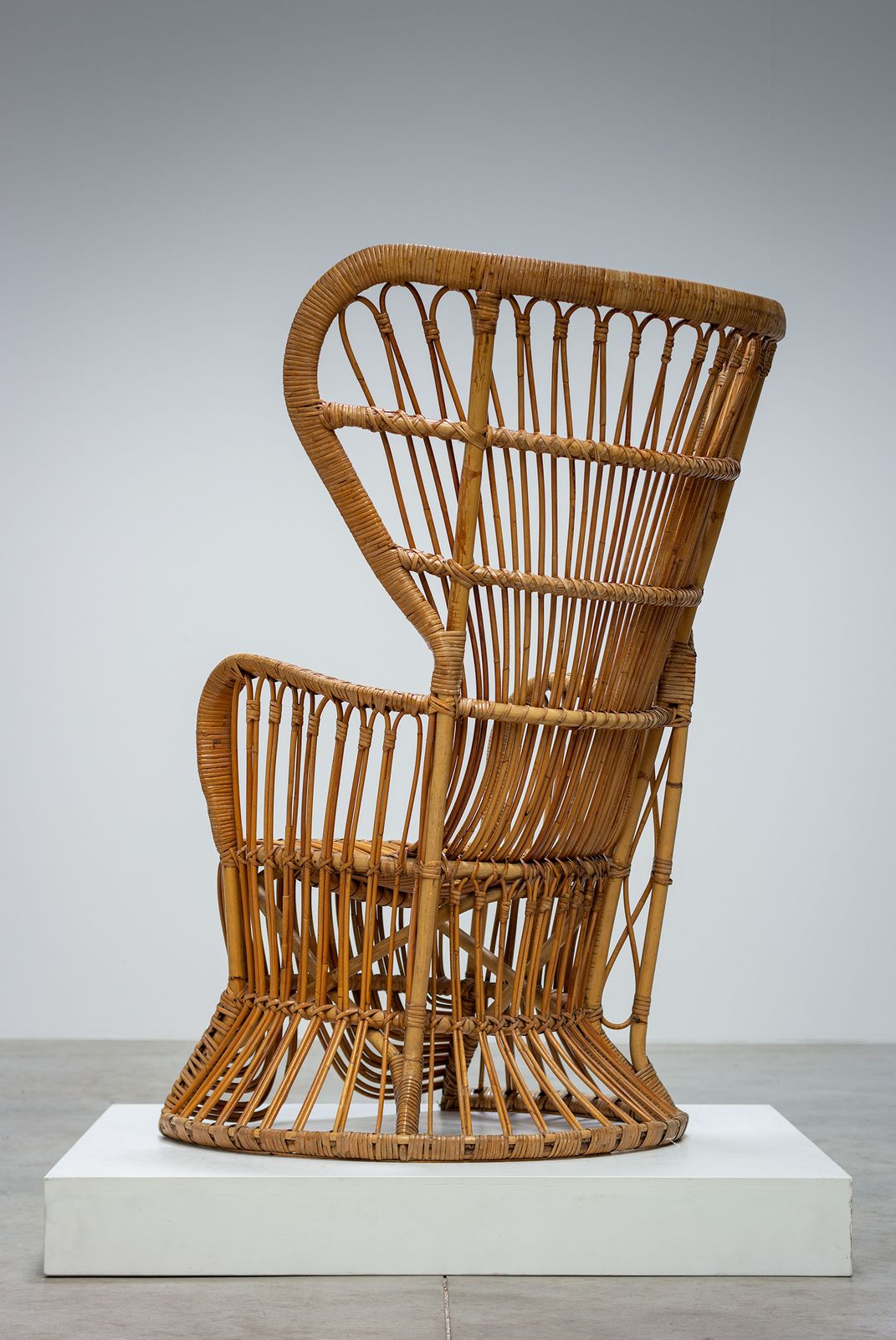 photo furniture Rohe Noordwolde Peacock Chair High Back Armchair Design 1960s