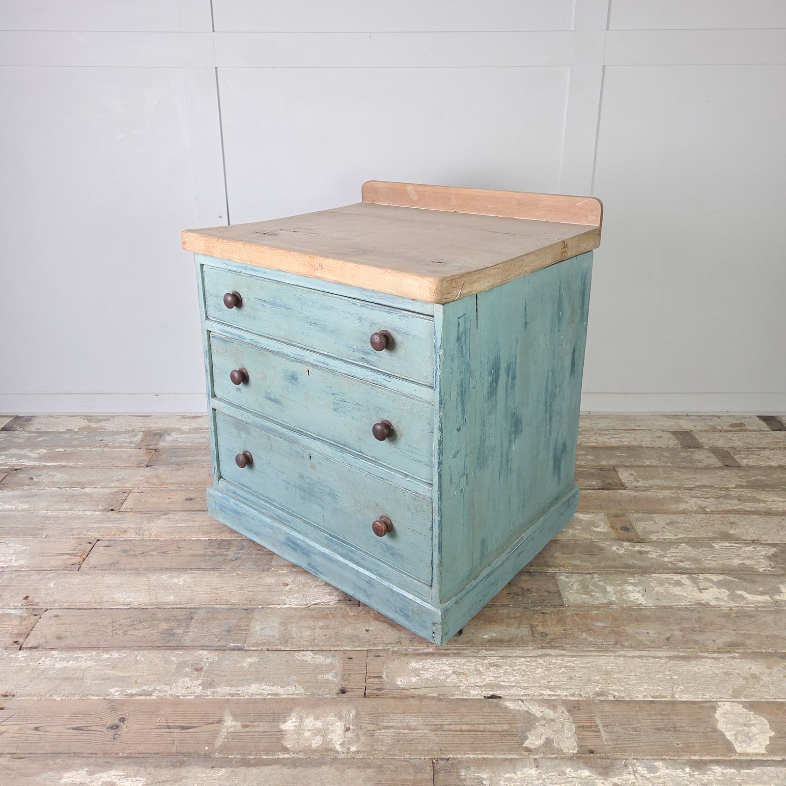 Antique Pine Painted Chest Of Drawers With Three Drawers And Castors photo 525.0