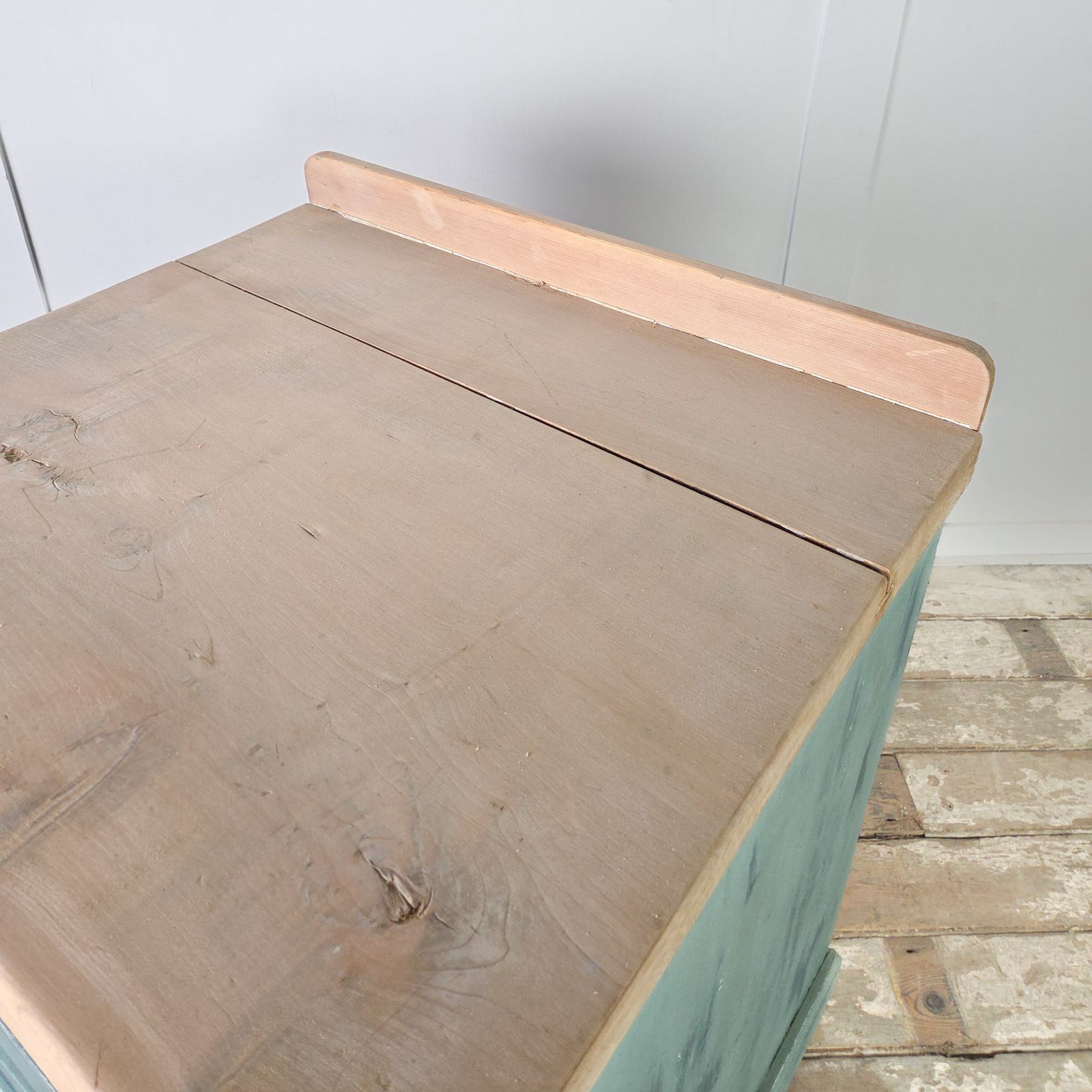 Antique Pine Painted Chest Of Drawers With Three Drawers And Castors photo vinterior