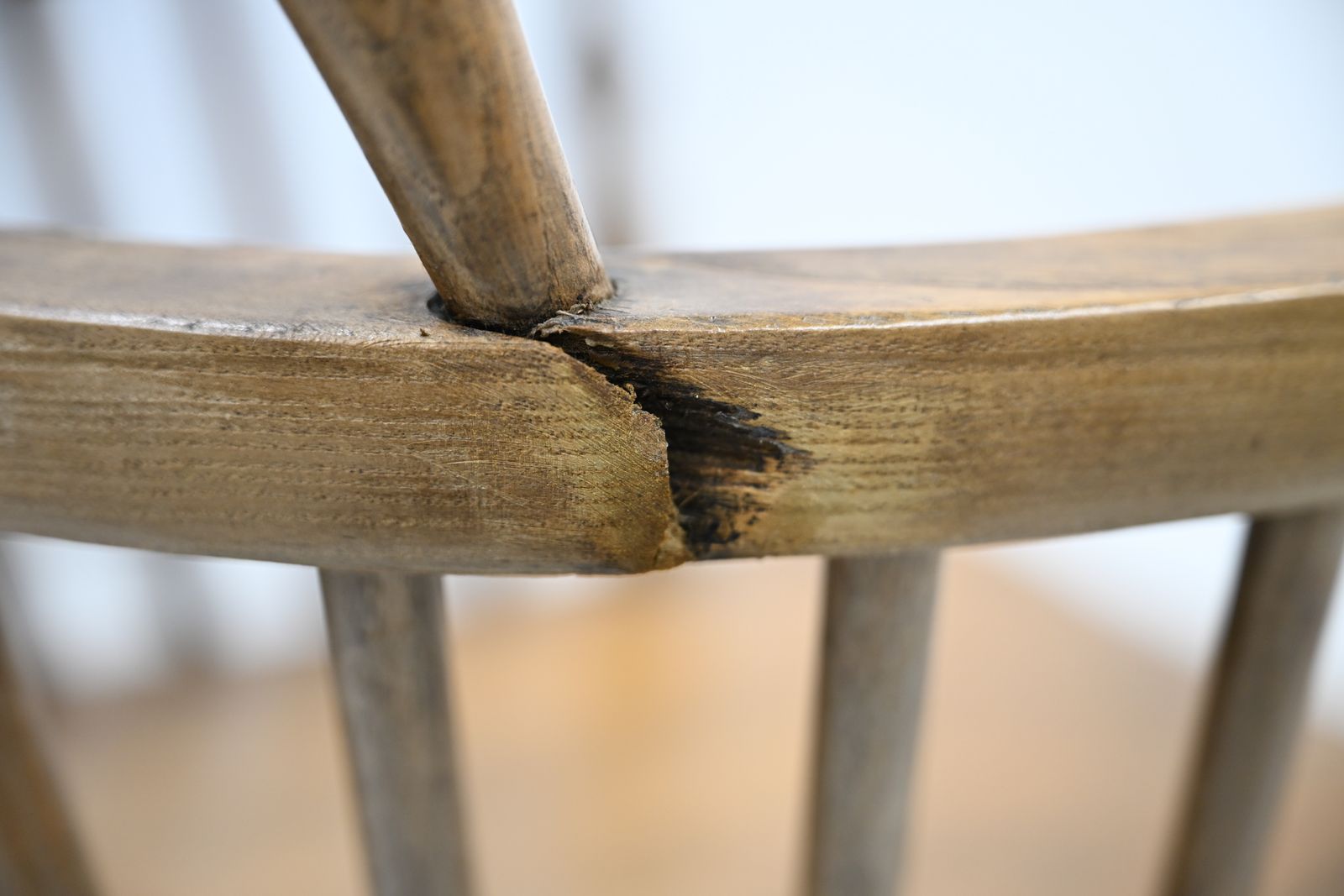 photo vintage Stick Back Windsor Chair Elm And Beech Antique Bow Back Carver Free Uk Delivery*