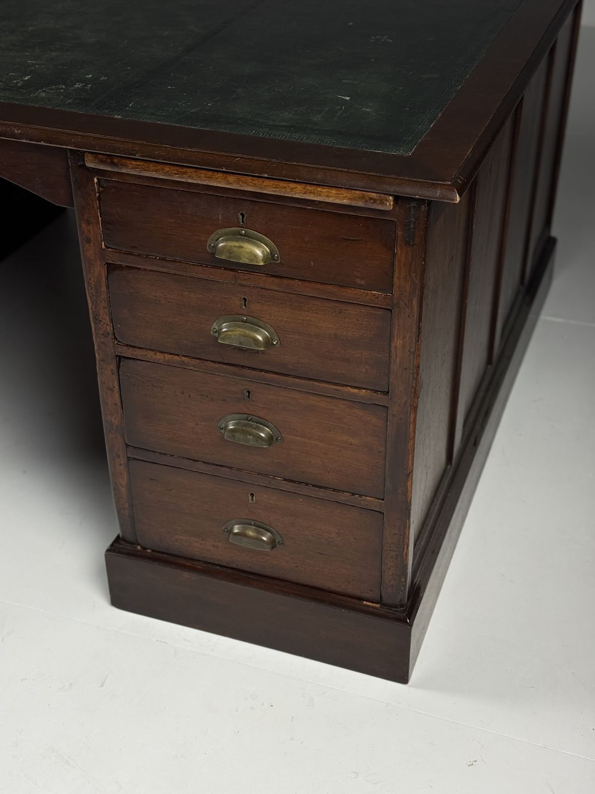 Classic English Desk, Mid 20th Century photo Furniture