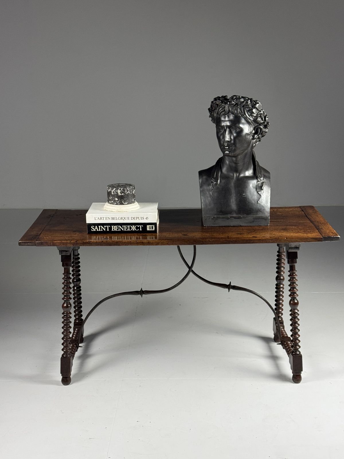 photo furniture Spanish Table 18th Century, 18th Century And Earlier