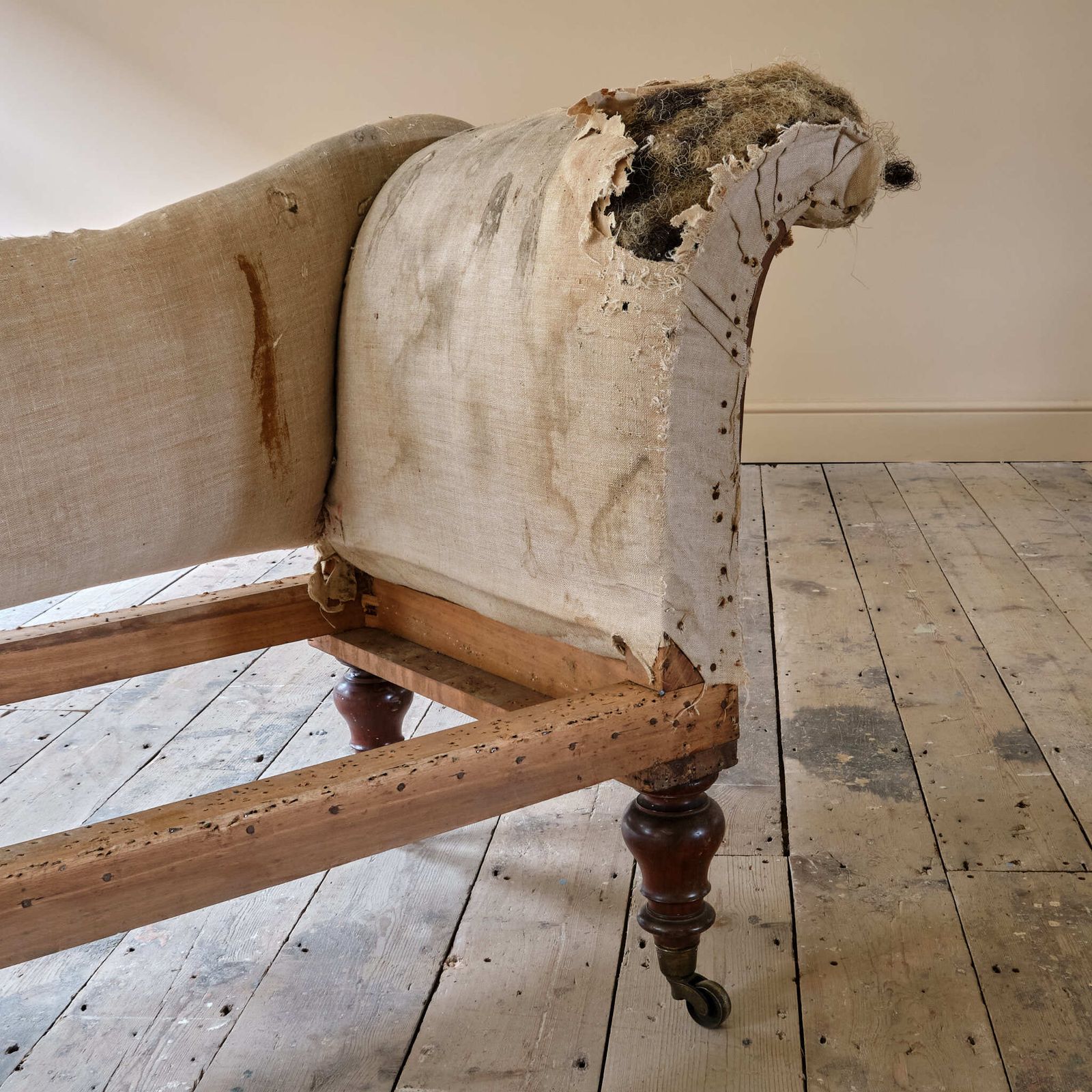 photo for sale Mid 19th Century Chaise Longue Attributed To Holland & Sons