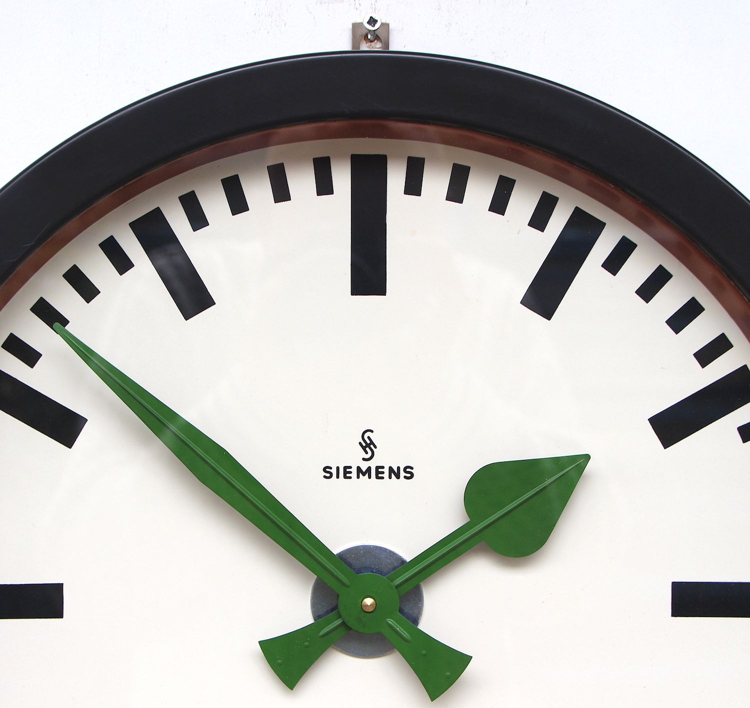 photo furniture Large 47cm West German Factory Vintage Wall Clock. Fully Guaranteed. London Timepiece