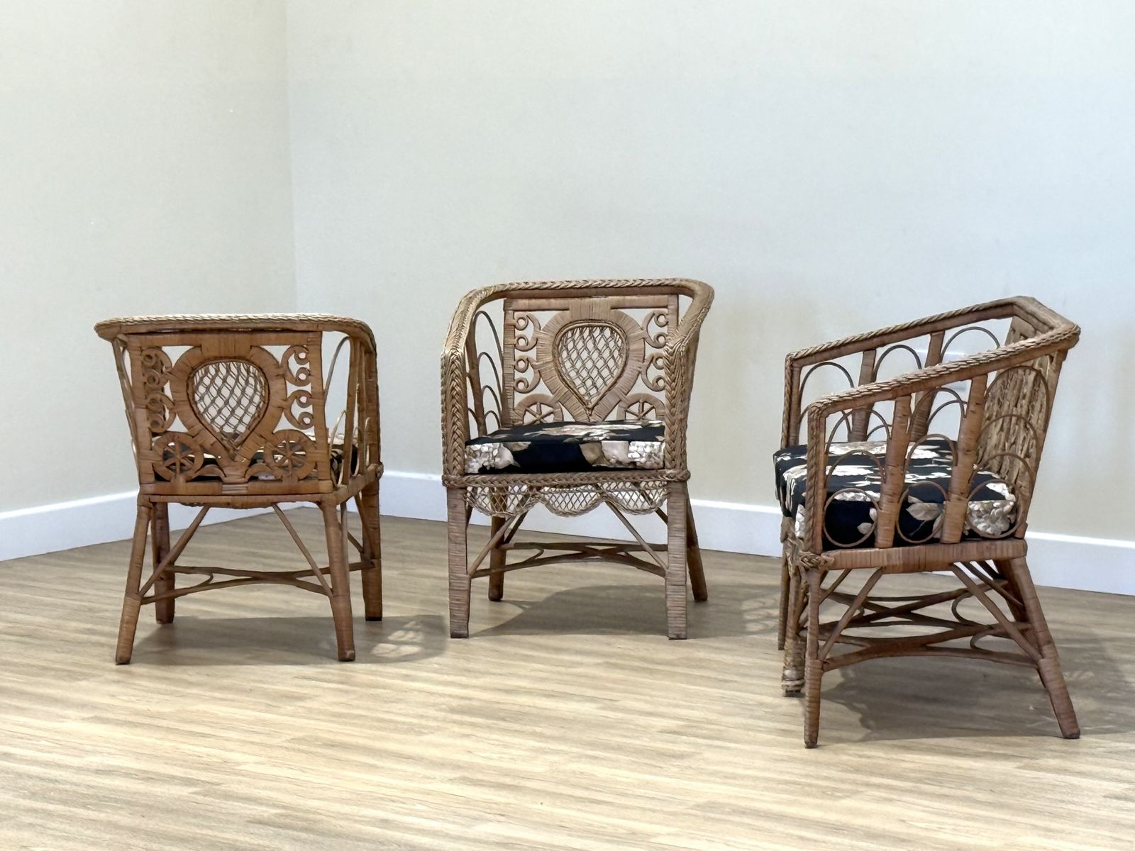 photo for sale Late 19th–Early 20th Century French Wicker Conservatory Set With Heart Shaped Backs And Glass Top Table