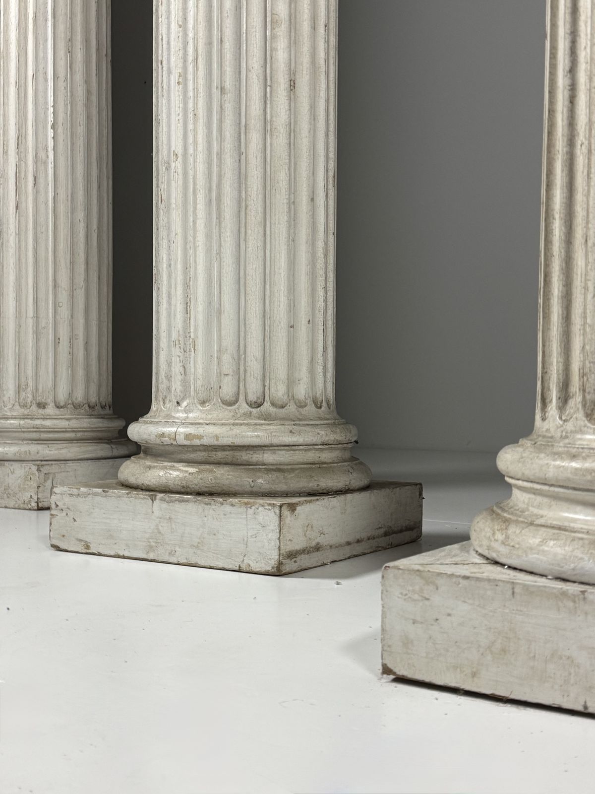 photo buy Set Of 4 Neoclassical Columns 272cm