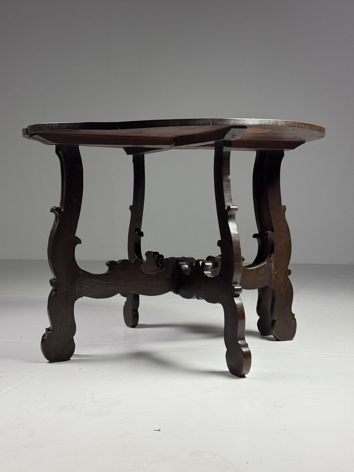 photo vinterior Set Of 2 Italian Demi Lune Tables