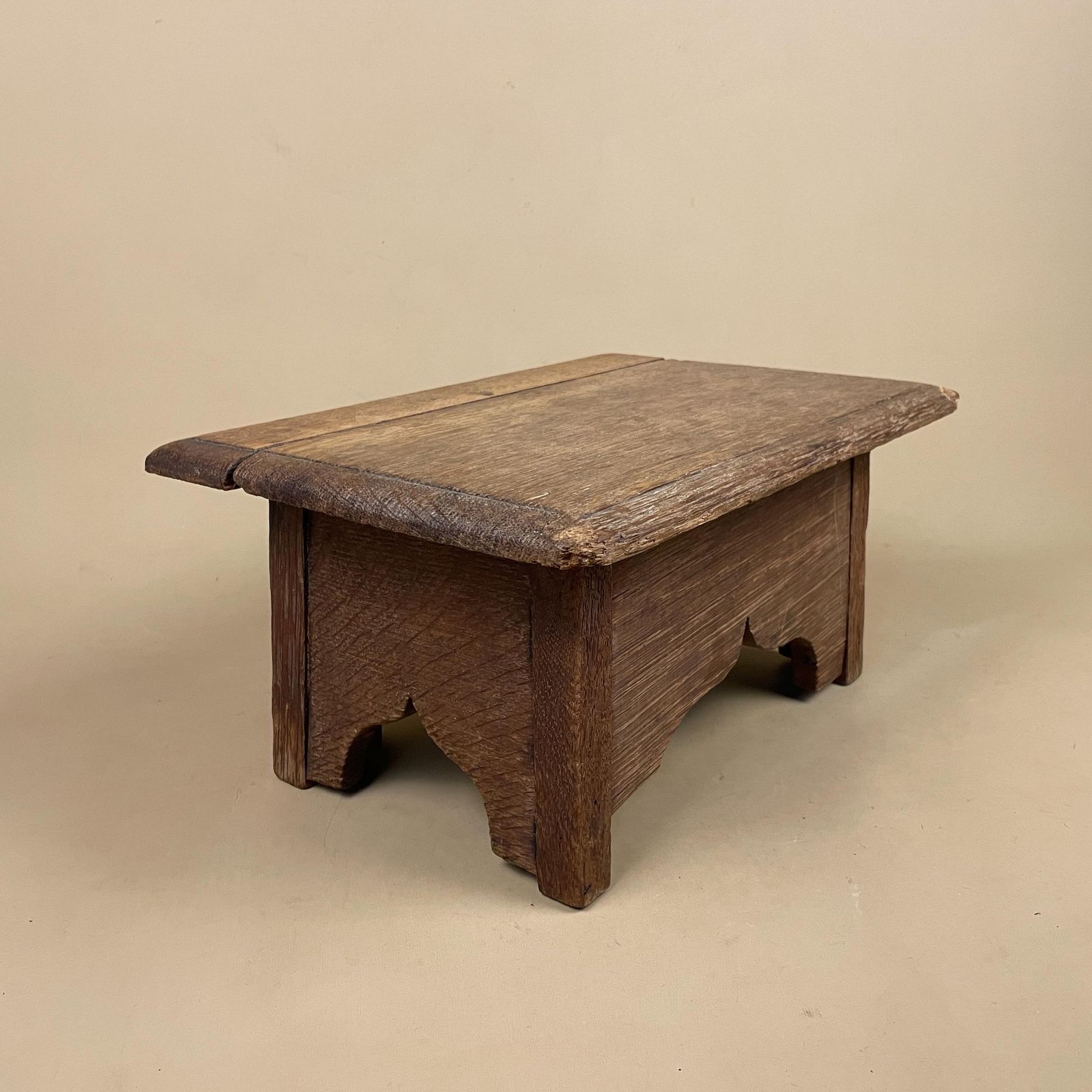 Antique Wooden Stool Step Low Table Plant Stand Rustic Vintage Small Cottage Farmhouse Decor Display Stand photo vintage