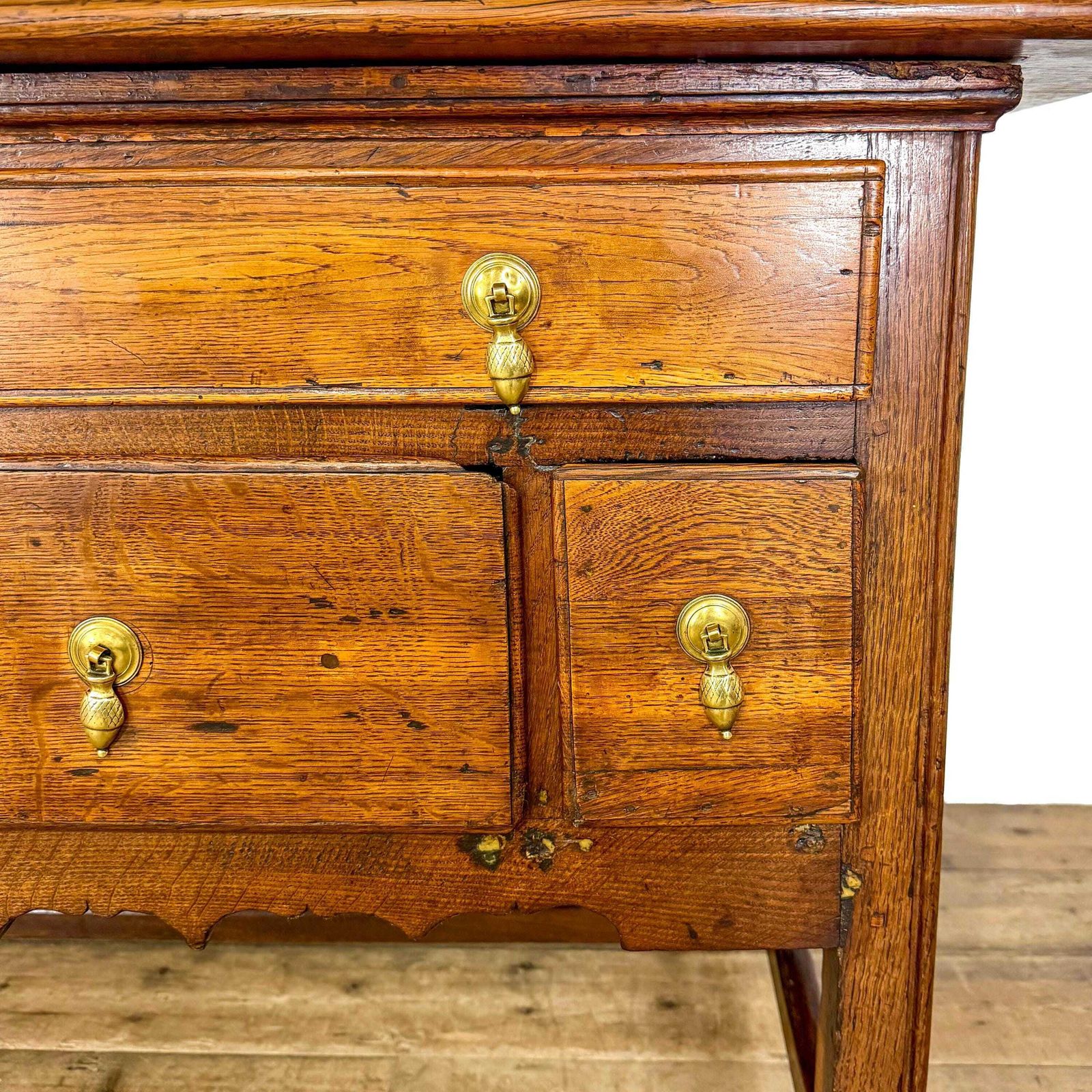 photo furniture Antique Oak Serving Table | Antique Tables | Antique Furniture | Antique Side Table (M 6826)