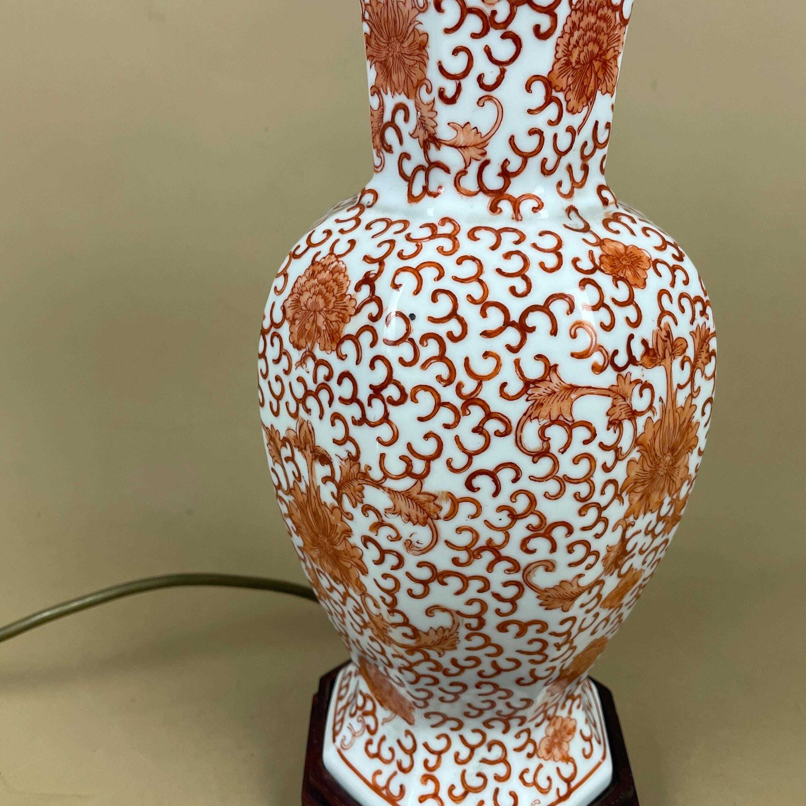 Oriental Ceramic Lamp Orange White Ginger Jar Hand Painted Floral Light Table Brass Gold Chinoiserie Chinese Ornate Pattern Wood Base photo for sale