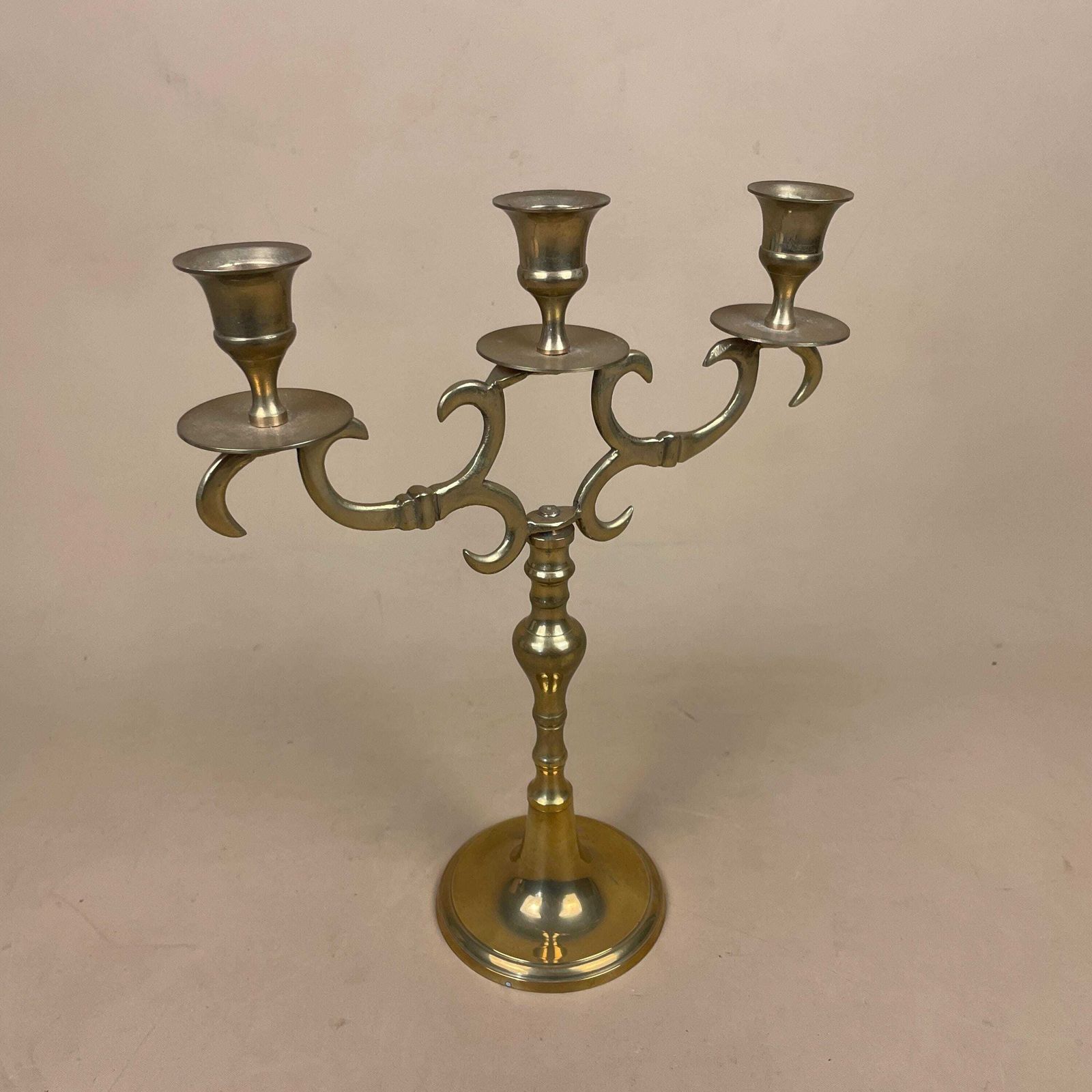 Candelabra Gold Solid Brass Metal Candlestick Holder Candle Stick Vintage Taper Dinner Candlesticks Ornate Pattern 3 Arms Table Top Antique photo furniture