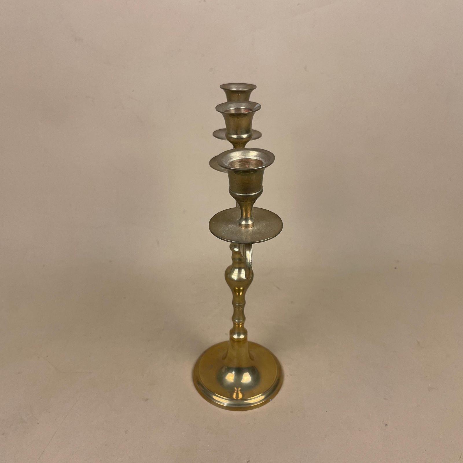 Candelabra Gold Solid Brass Metal Candlestick Holder Candle Stick Vintage Taper Dinner Candlesticks Ornate Pattern 3 Arms Table Top Antique photo vinterior
