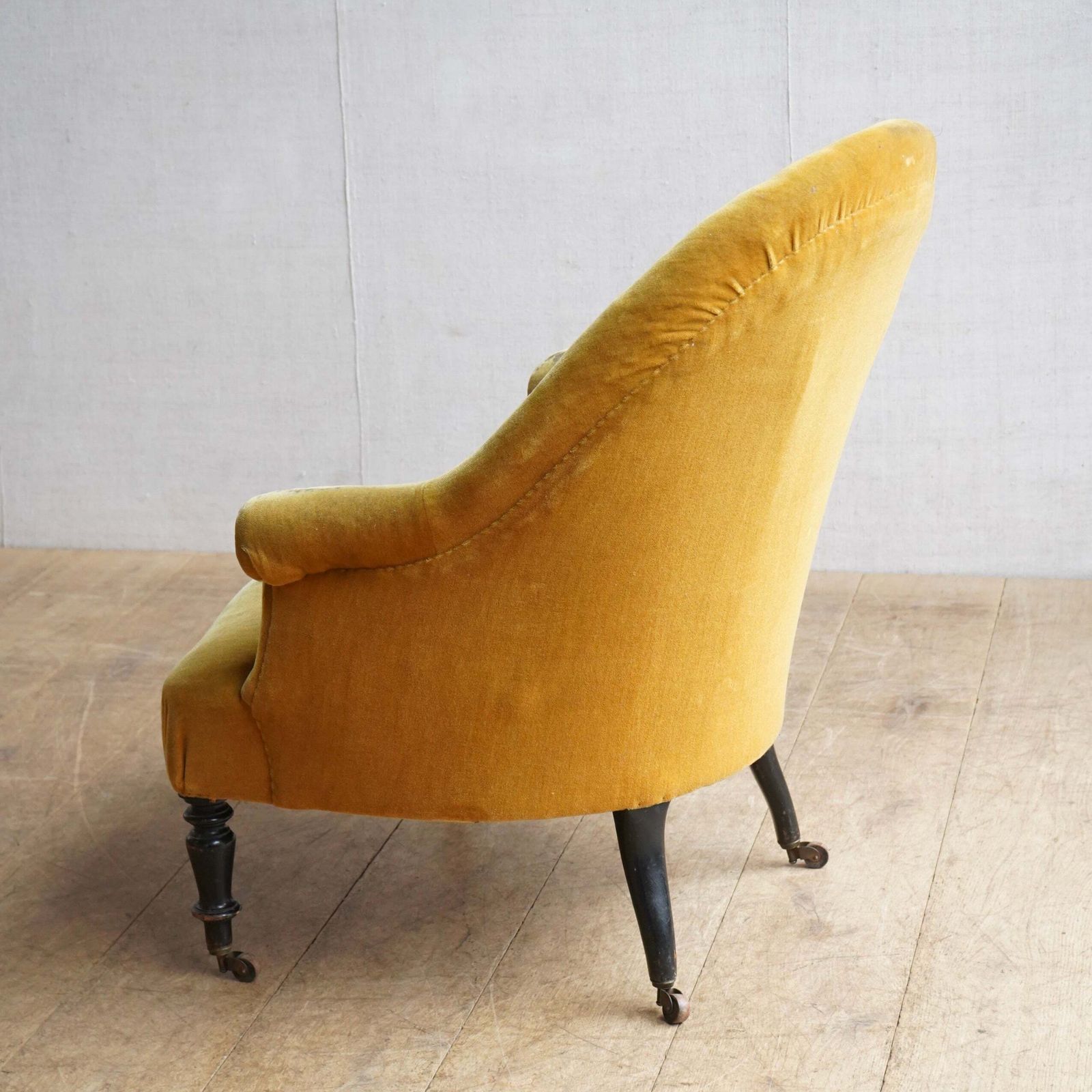 photo vinterior French Mustard Tub Chair