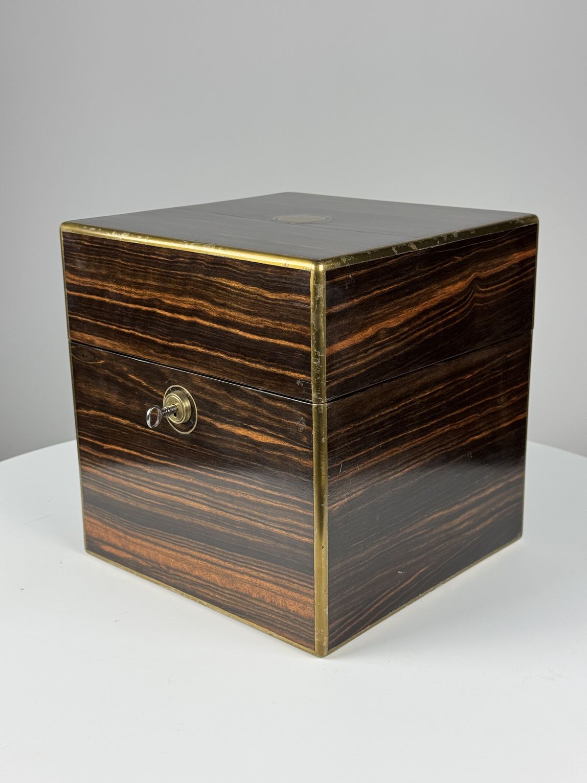 photo buy Decanter Box 19th Century, 1800s