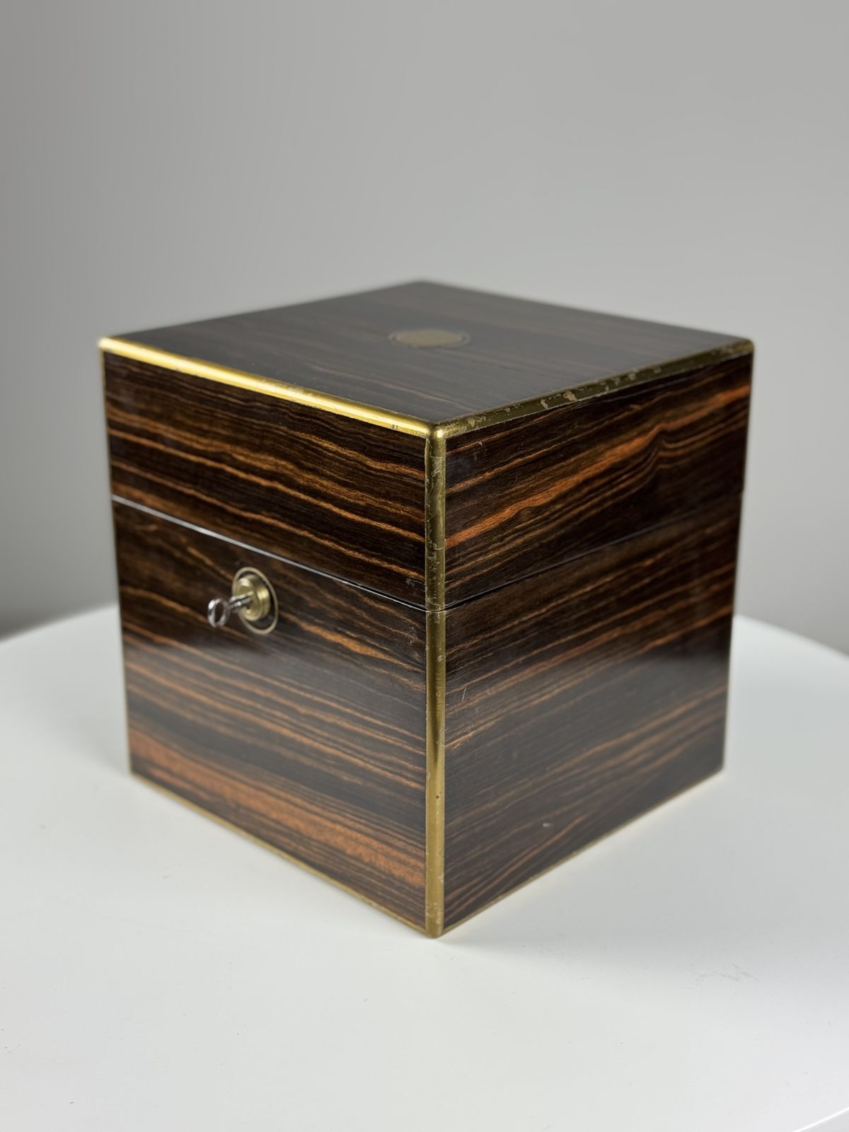 photo vintage Decanter Box 19th Century, 1800s
