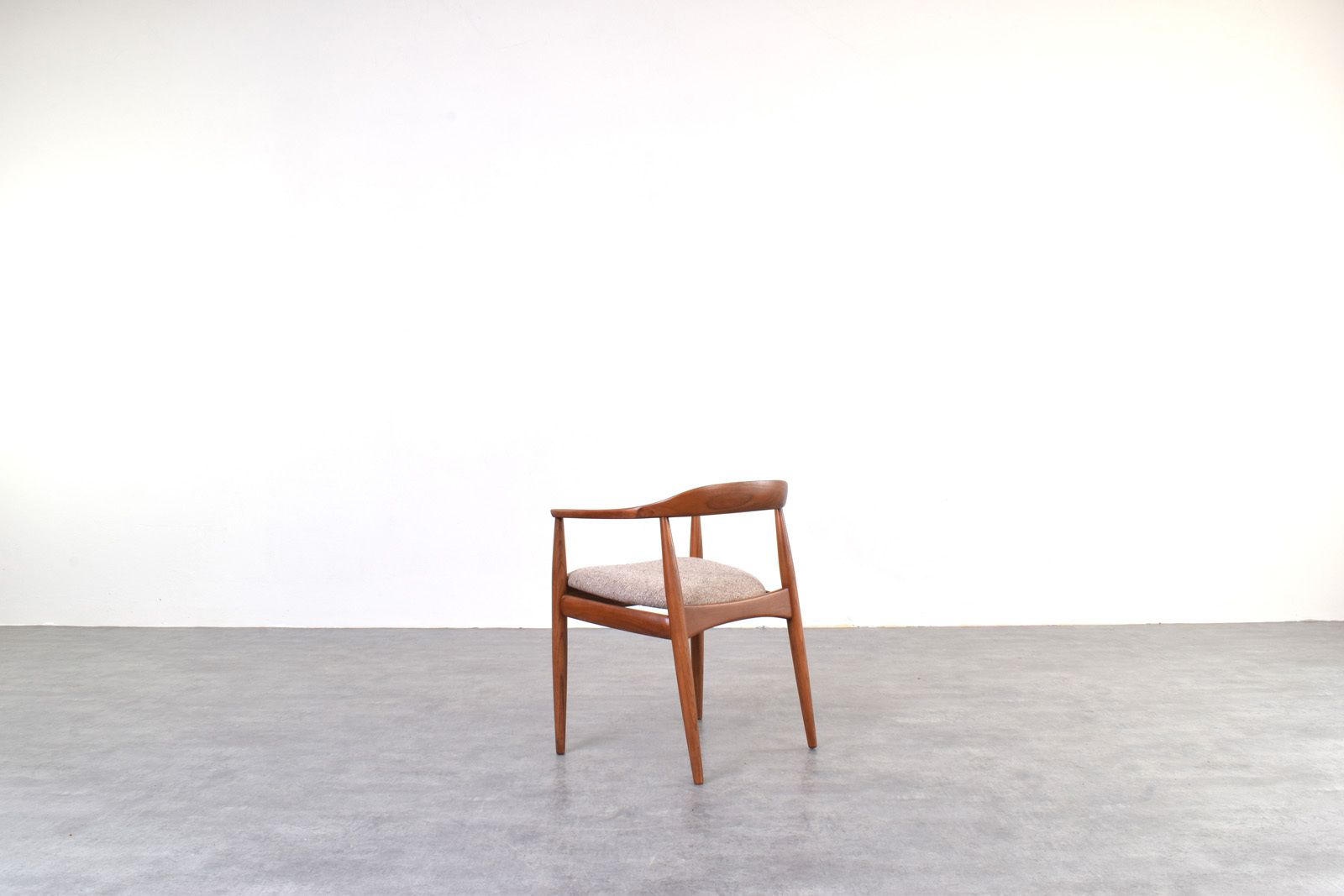 Mid Century Danish Armchair By Illum Wikkelsø For Niels Eilersen, 1960s photo vinterior