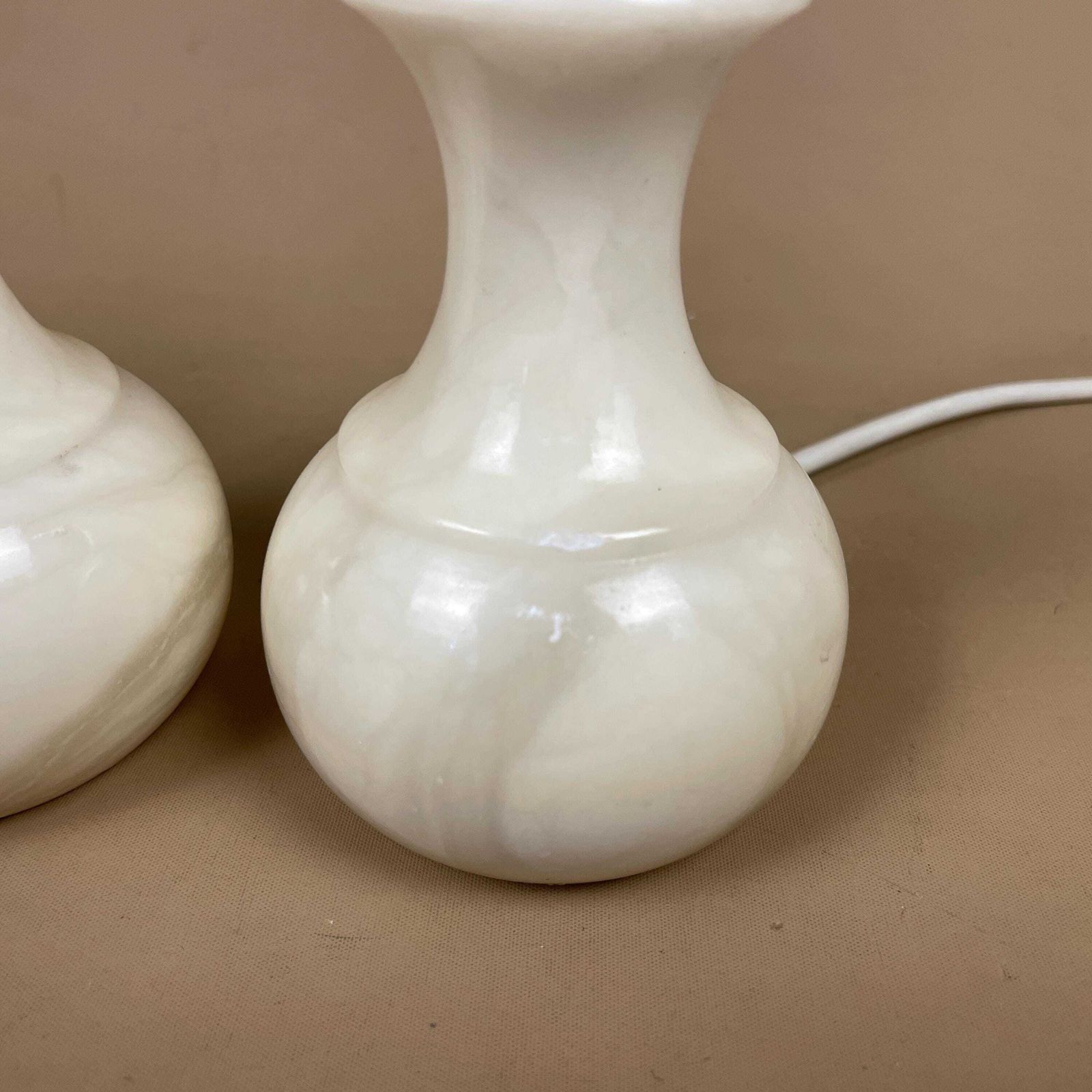 Lighting Onyx Marble Table Lamps Pair Yellow Shades Retro Bedside Lighting Alabaster Base Mid Century Decor Small Matching Lamp Set photo