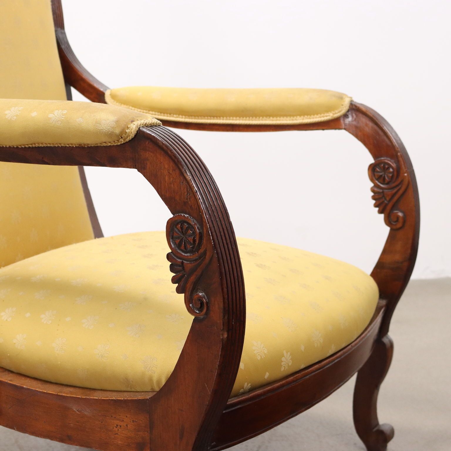 Fauteuils d'époque Louis-Philippe en noyer, Italie, XIXe siècle photo 730.0