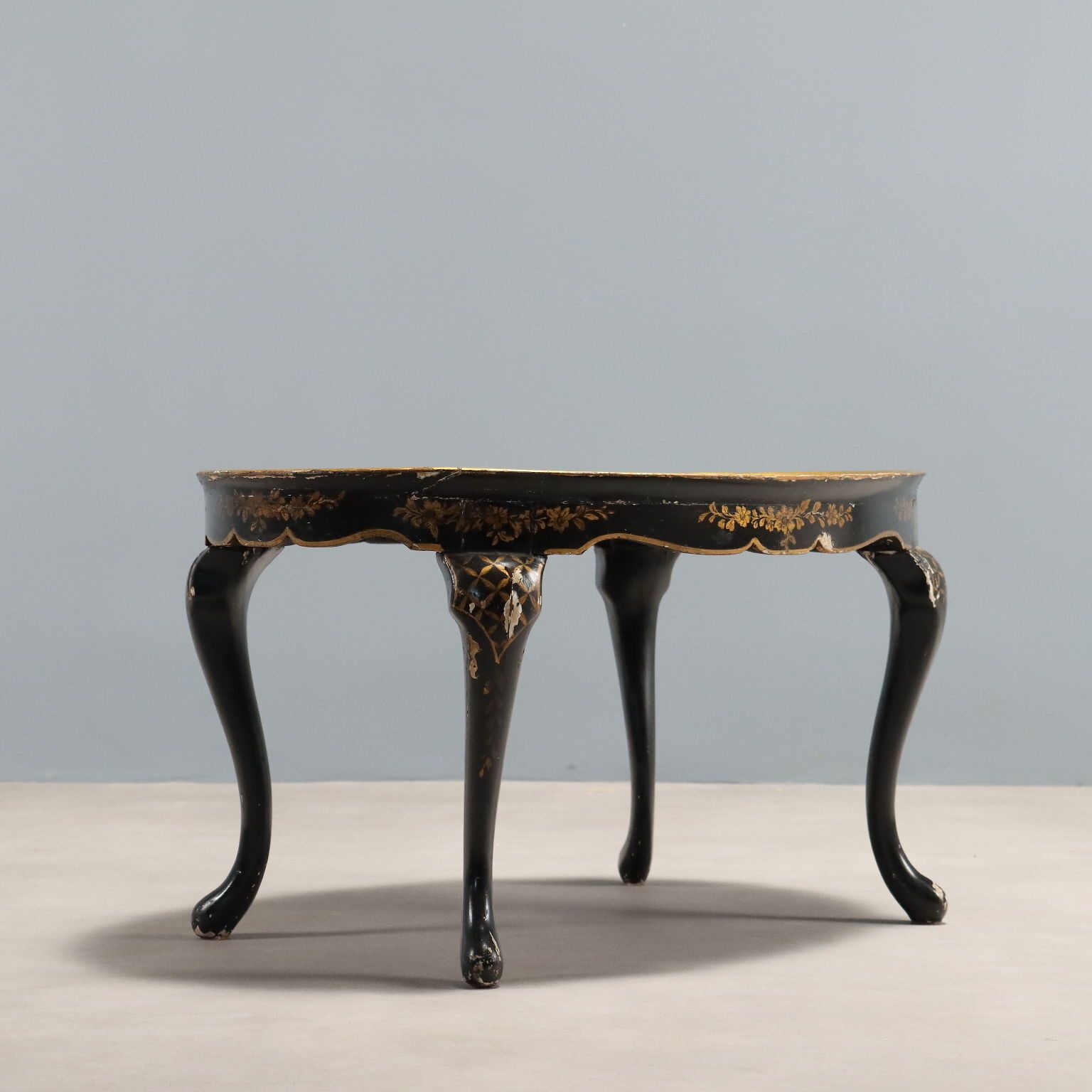 photo furniture Antique Coffee Table Lacquered Painted Wood Italy XX Century