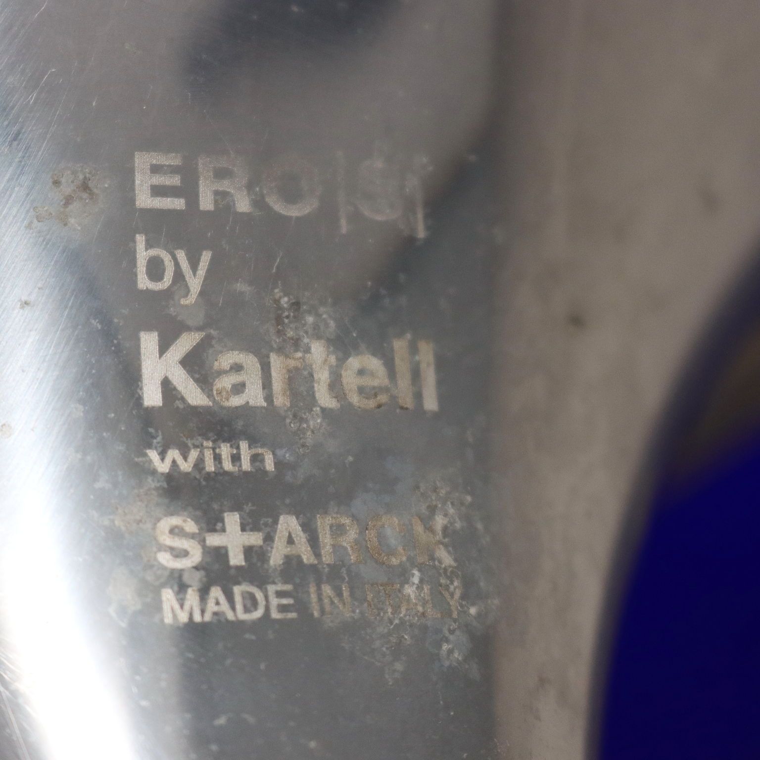 photo for sale Kartell Ero|S| stoelen, ontwerp Philippe Starck, aluminium, Italië, jaren 1990
