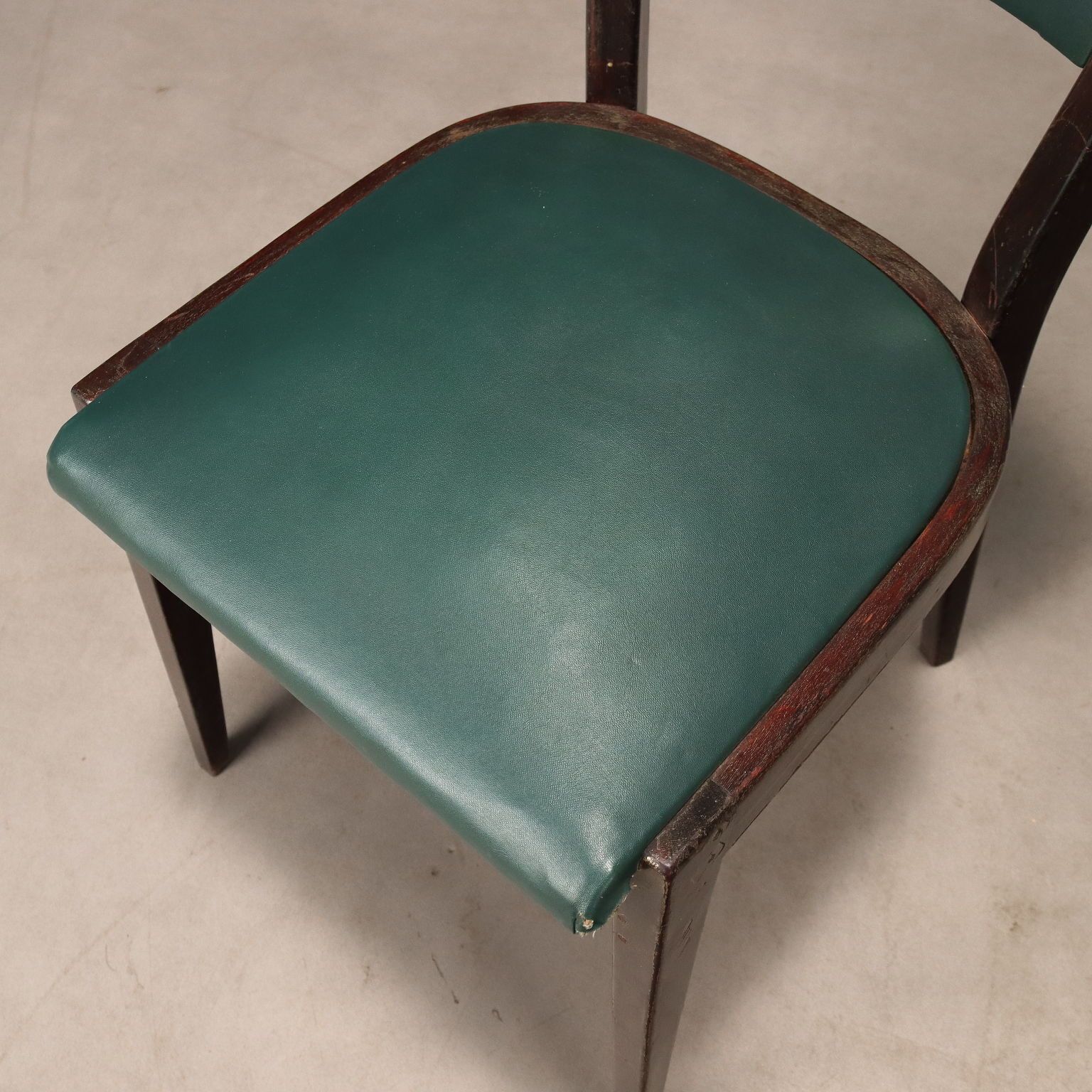 photo furniture Vintage Chairs Beech Foam Leatherette Design Italy 1950s