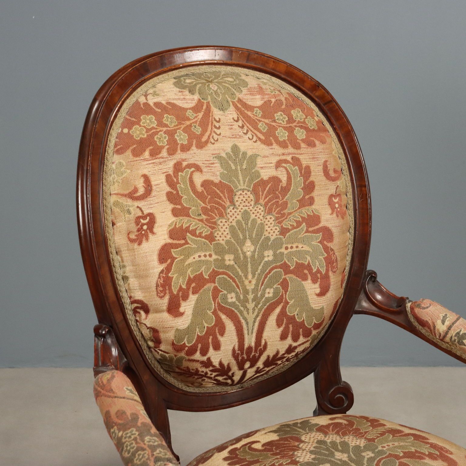 Antieke fauteuil Louis-Philippe walnoot stof Italië 19e eeuw photo Meubels