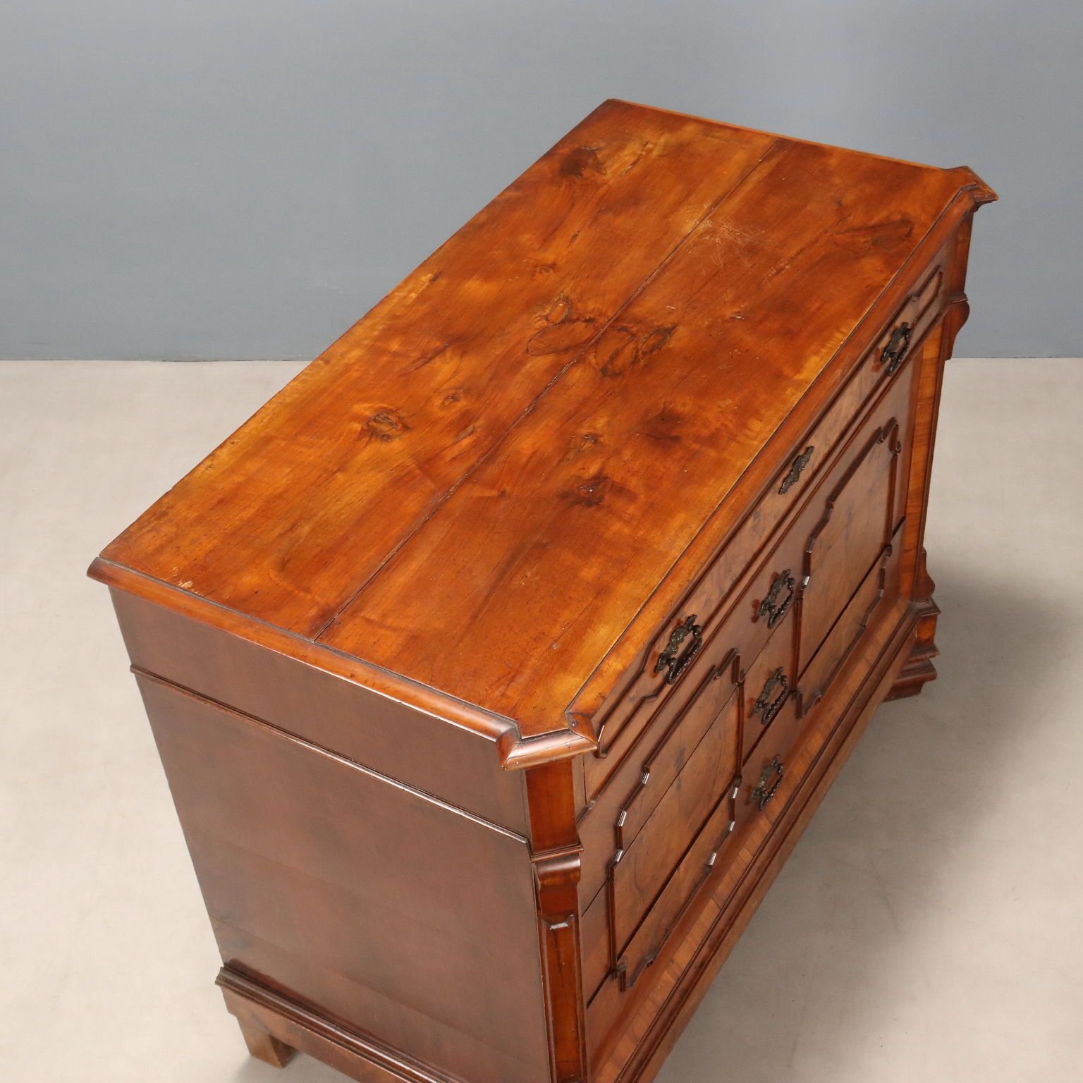 photo furniture Antique Chest Of Drawers Umbertino Walnut XIX Century