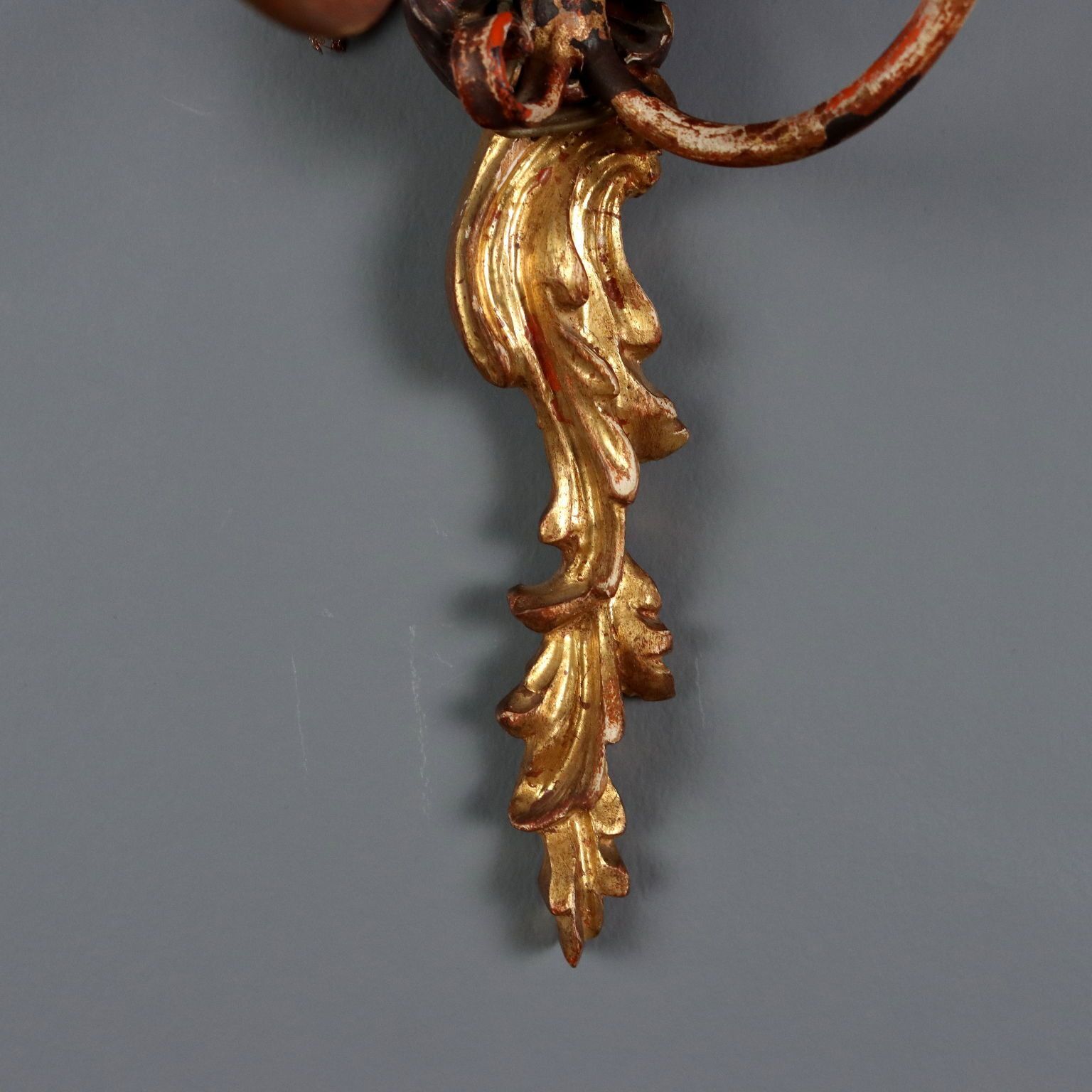 Appliques murales d'époque en bois sculpté, laqué et doré, Italie, début du XXe siècle photo 350.0