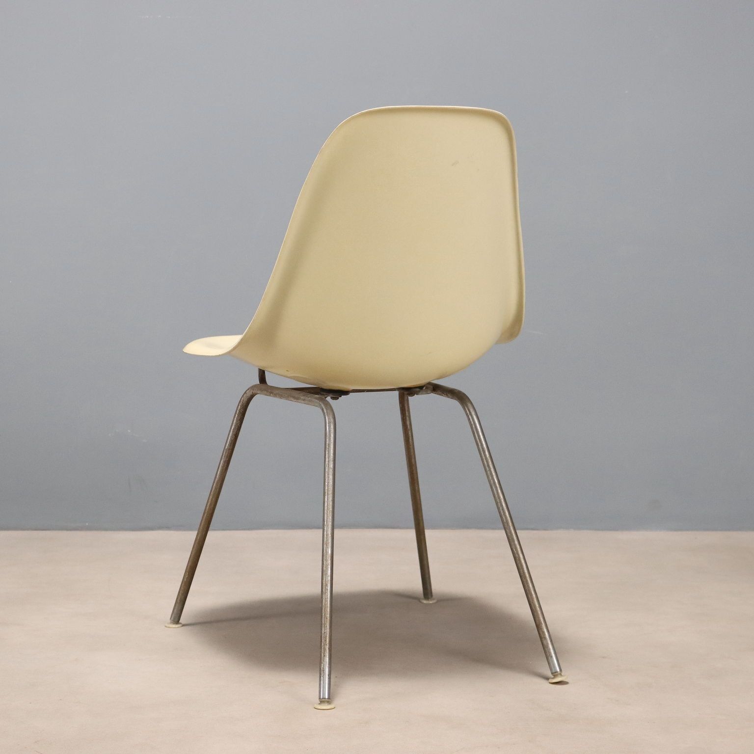 photo furniture Herman Miller Dss Chair Vintage Design Charles & Ray Eames 1960s