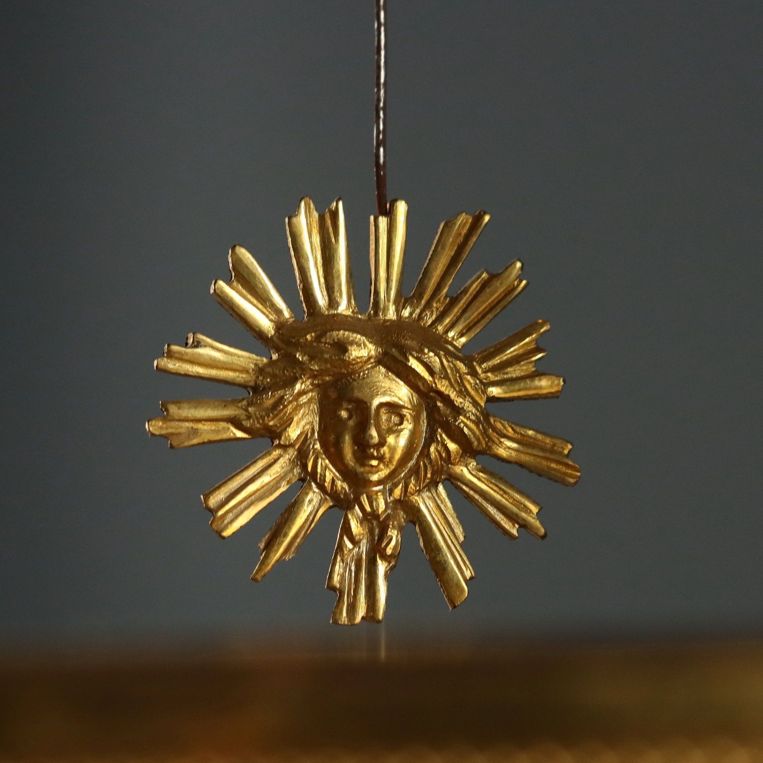 Pendule d'époque Warnier à Paris en bronze, France, XIXe siècle photo for sale