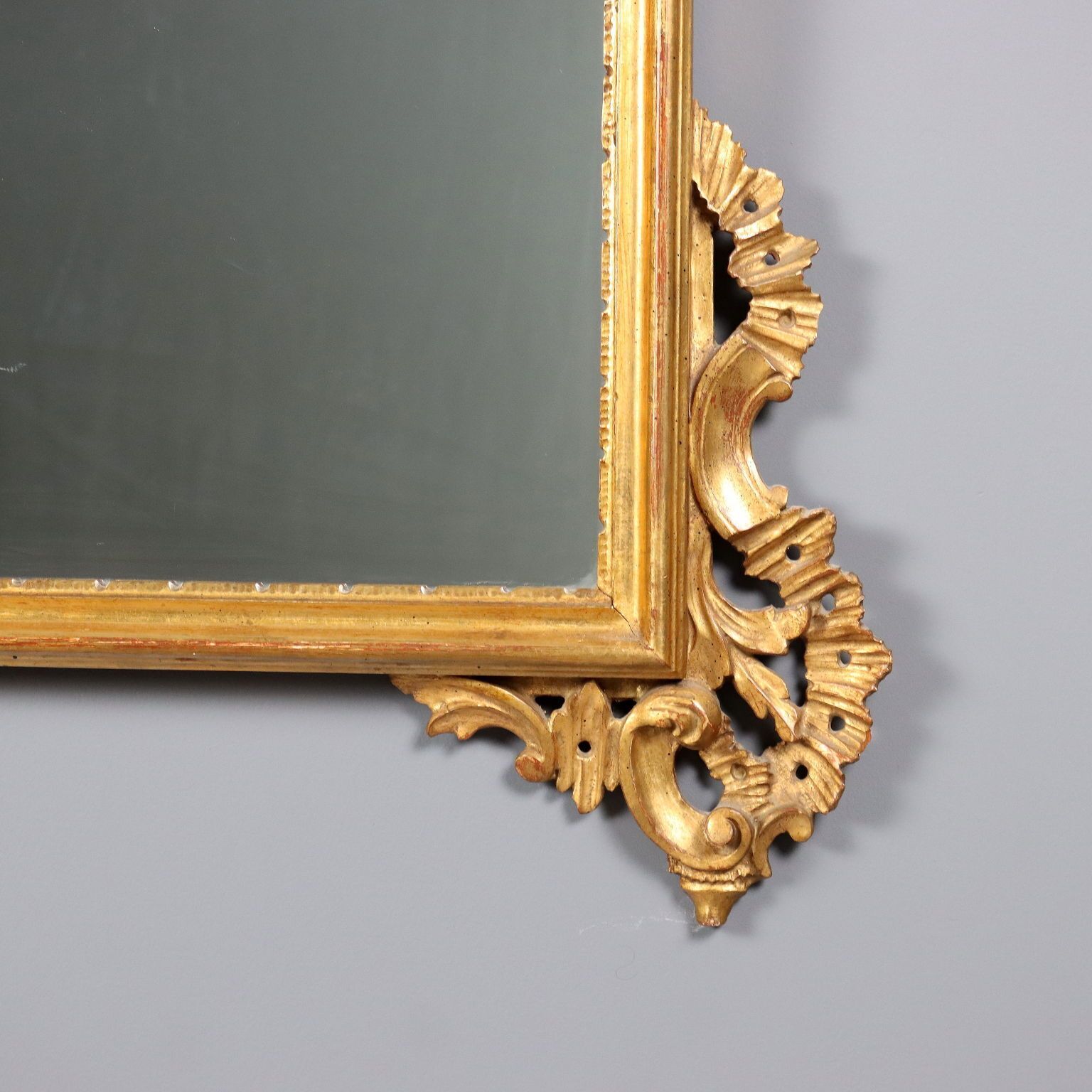 Miroir d'époque en bois sculpté et doré, Italie, XXe siècle photo vintage