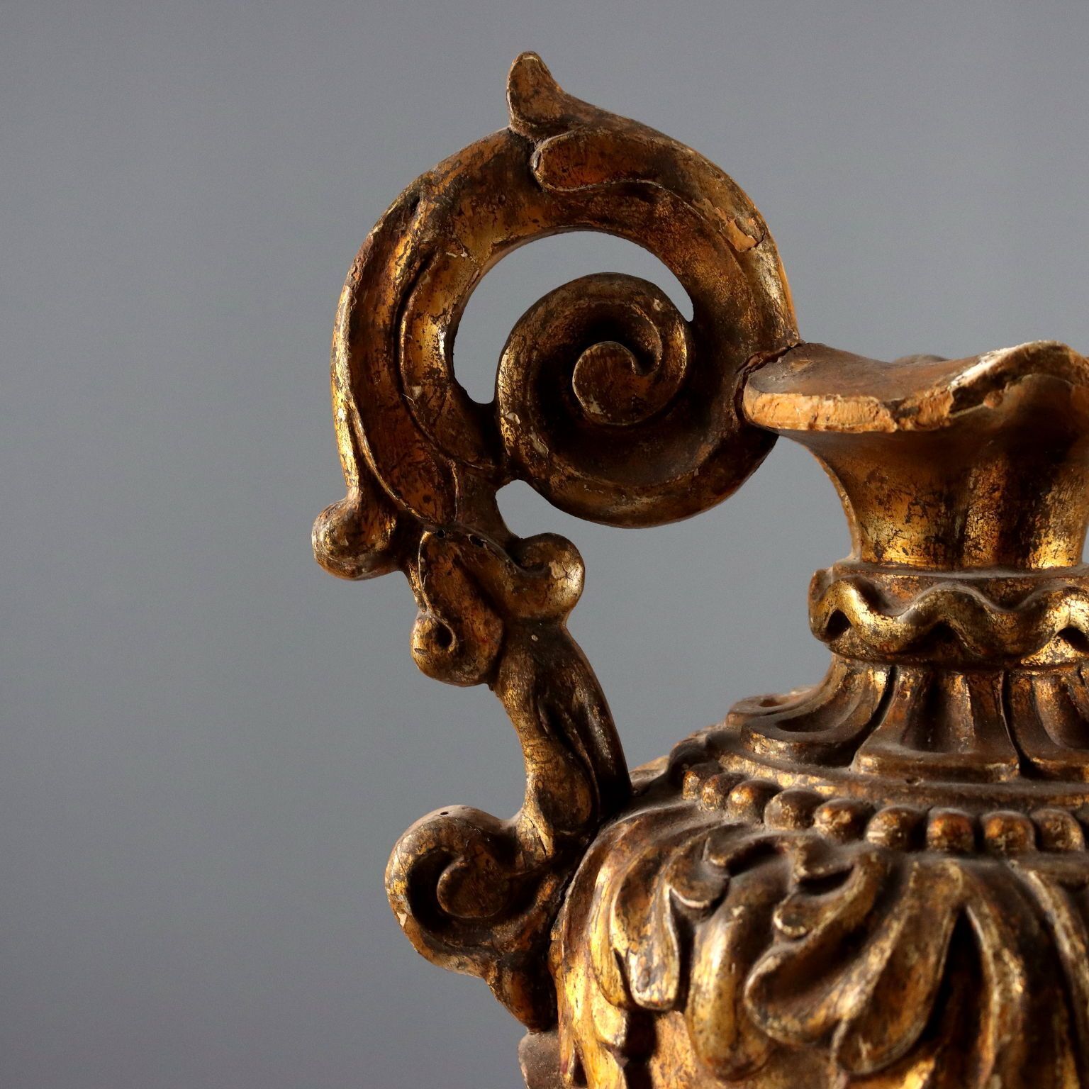 Antique Baroque Vase Carved Gilded Wood Italy XVIII Century photo vinterior