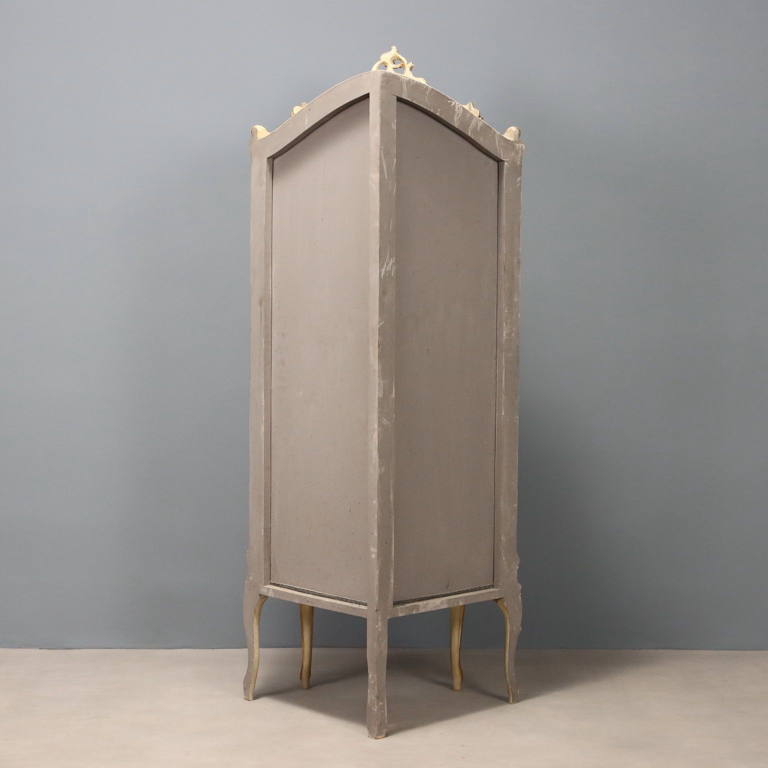 Mobilier Encoignure de style baroque en bois laqué, XXe siècle photo