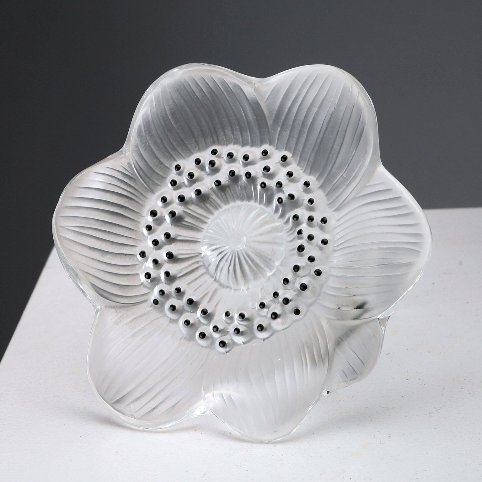Lalique Glass Anemone Antique France XX Century photo for sale