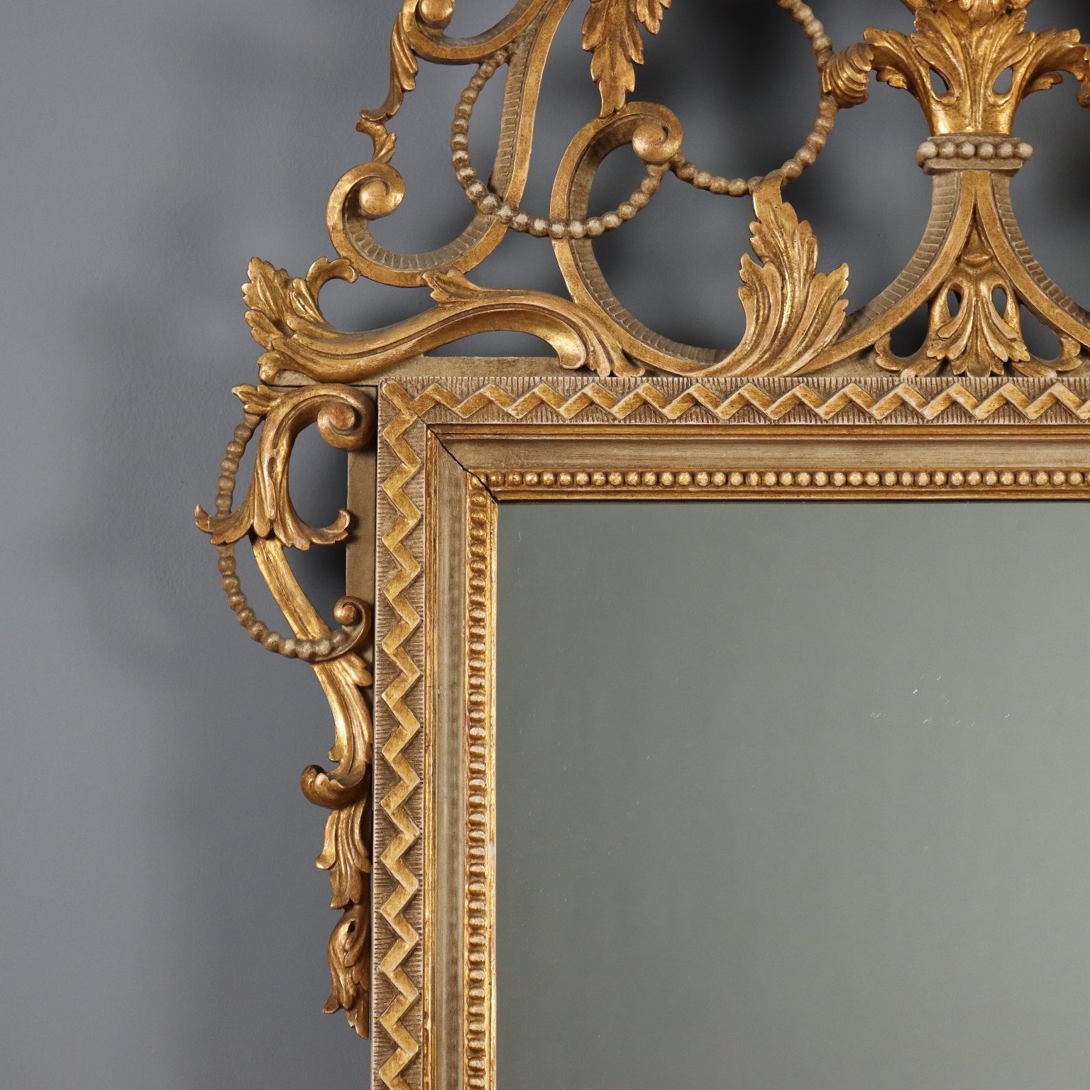 Specchiera In Legno Intagliato photo 680.0