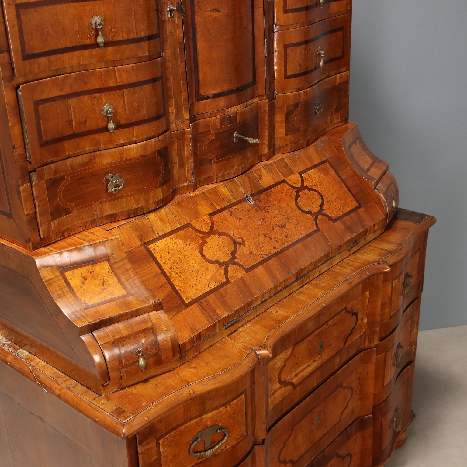 photo vinterior Antique Chest Of Drawers Walnut Various Woods XVIII Century