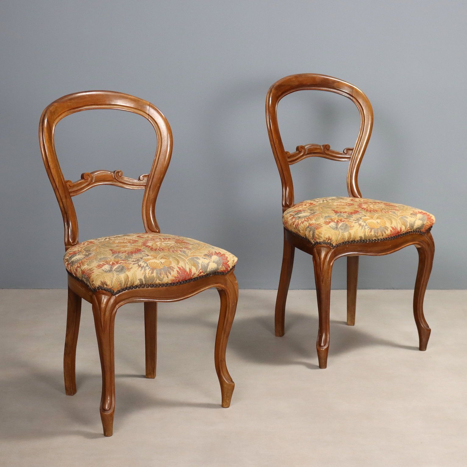 Chaises d'époque Louis-Philippe en noyer et tissu, Italie, XIXe siècle