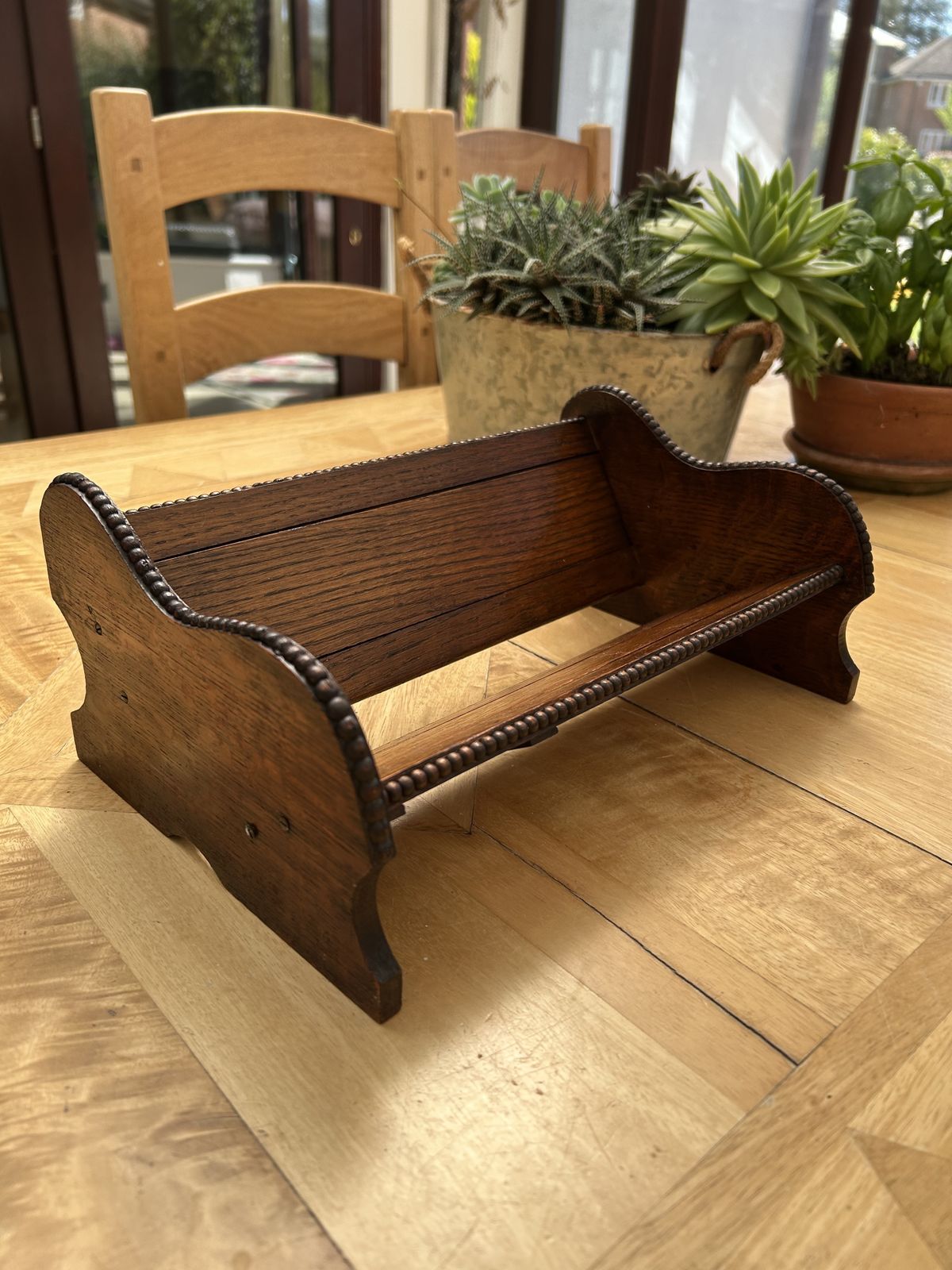 Antique Oak, Beaded Expanding Book Trough Slide