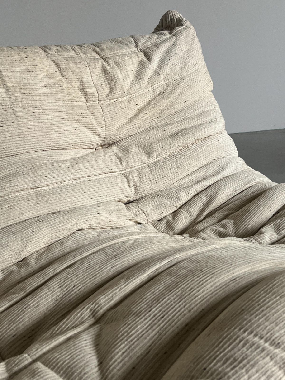 photo furniture Vintage Iconic ‘Togo’ Two Seater Sofa By Michel Ducaroy In Off White Fabric, 1970s France