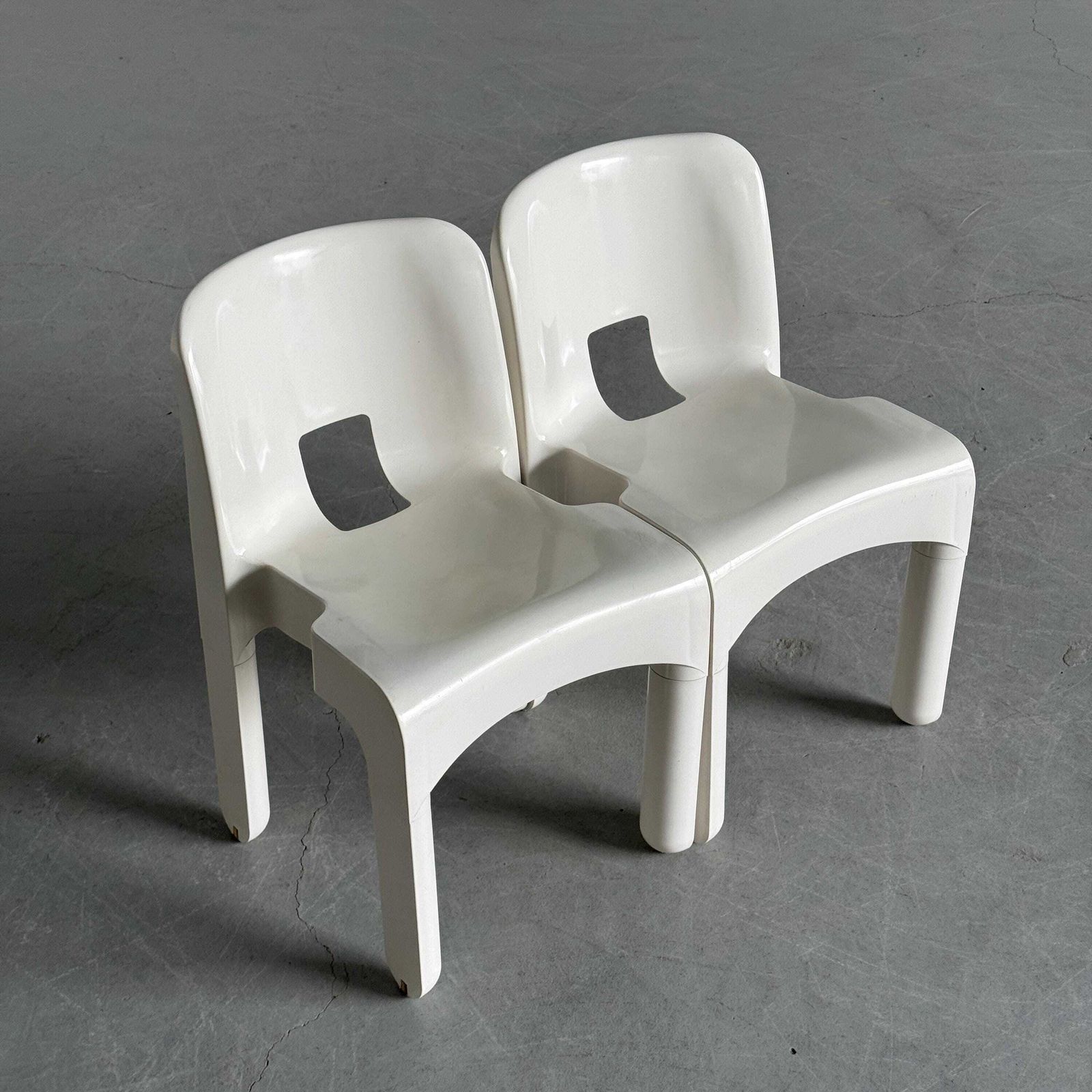 Pair Of Joe Colombo Model ‘4867’ Or ‘Universale’ White Edition Chairs For Kartell, Space Age Era, 1987 Italy photo Furniture