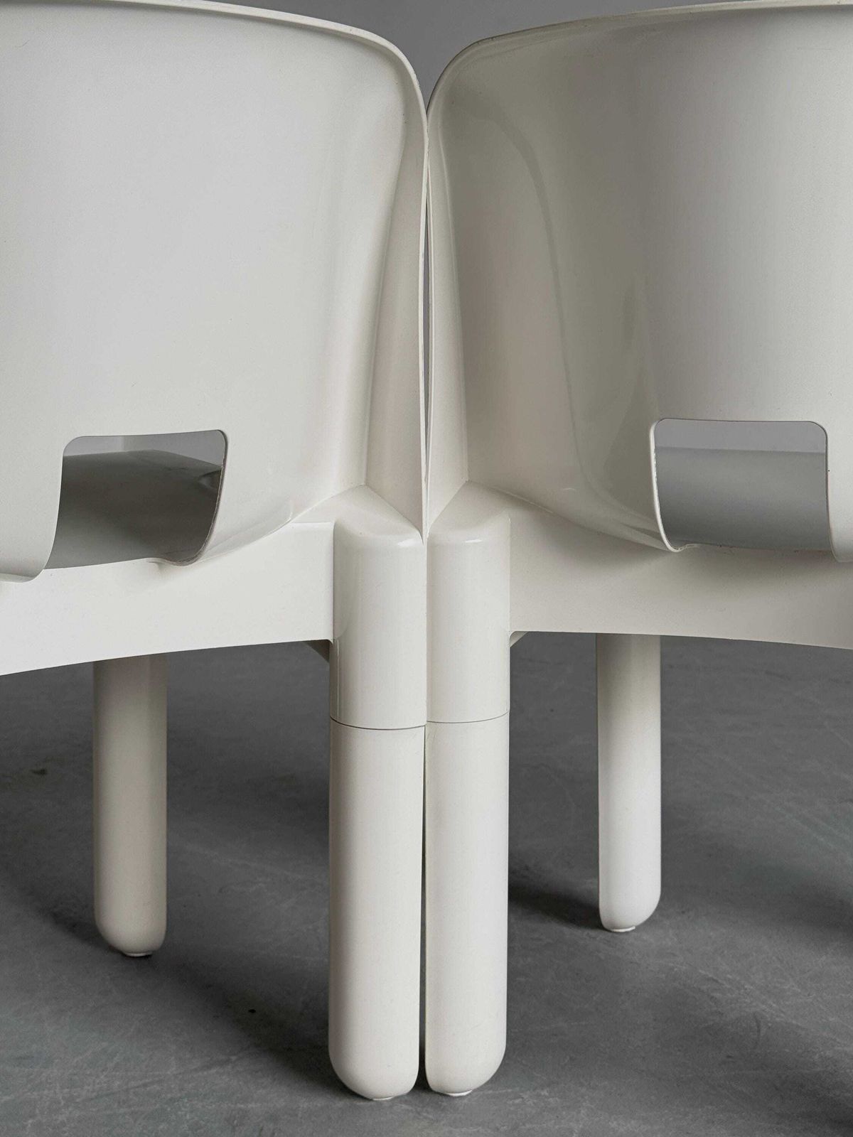 Furniture Pair Of Joe Colombo Model ‘4867’ Or ‘Universale’ White Edition Chairs For Kartell, Space Age Era, 1987 Italy photo