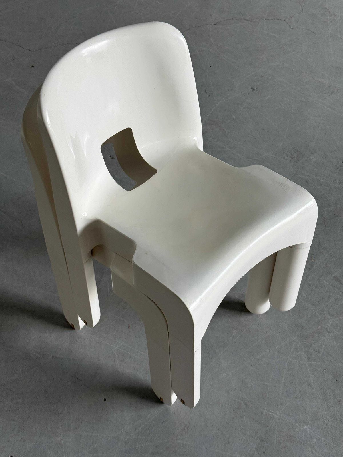 724.0 Pair Of Joe Colombo Model ‘4867’ Or ‘Universale’ White Edition Chairs For Kartell, Space Age Era, 1987 Italy photo